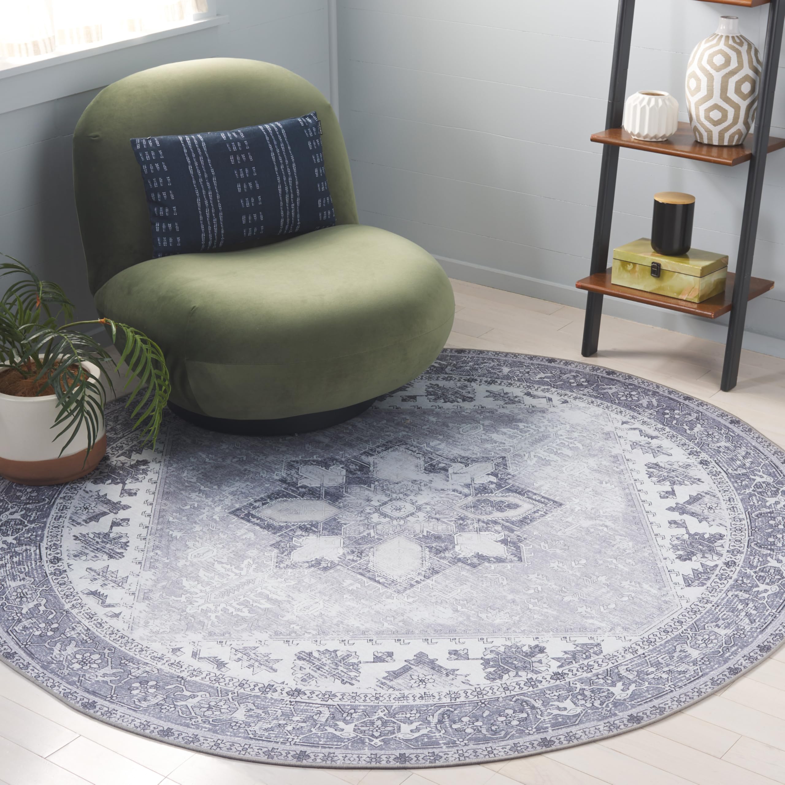 SAFAVIEH Washable Rug Tucson Collection - 6 Round, Light Grey, Slip Resistant, Ideal for High Traffic Areas in Living Room, Foy