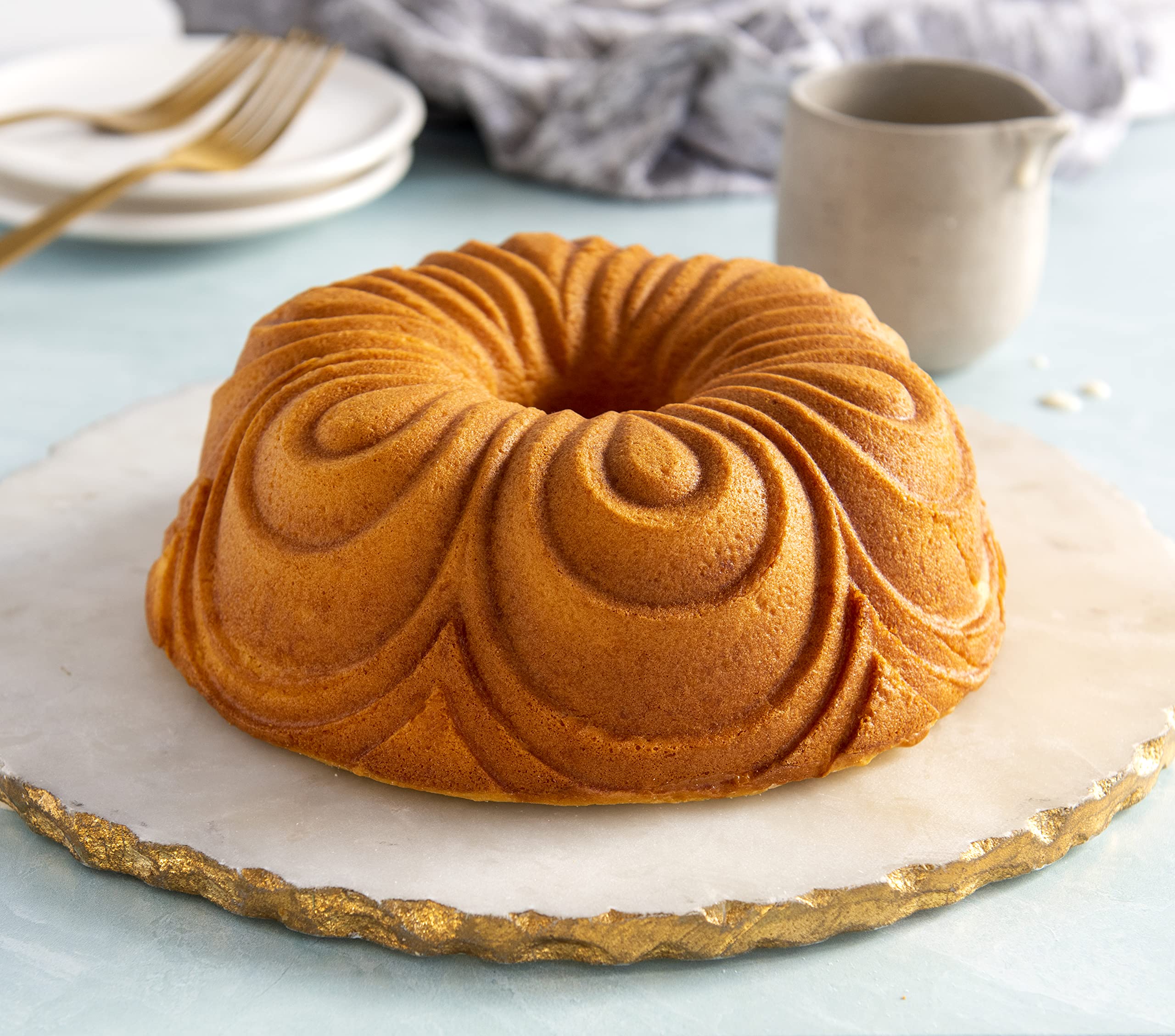 Nordic Ware 87477 Chiffon Bundt Pan, 10-Cup, Gold