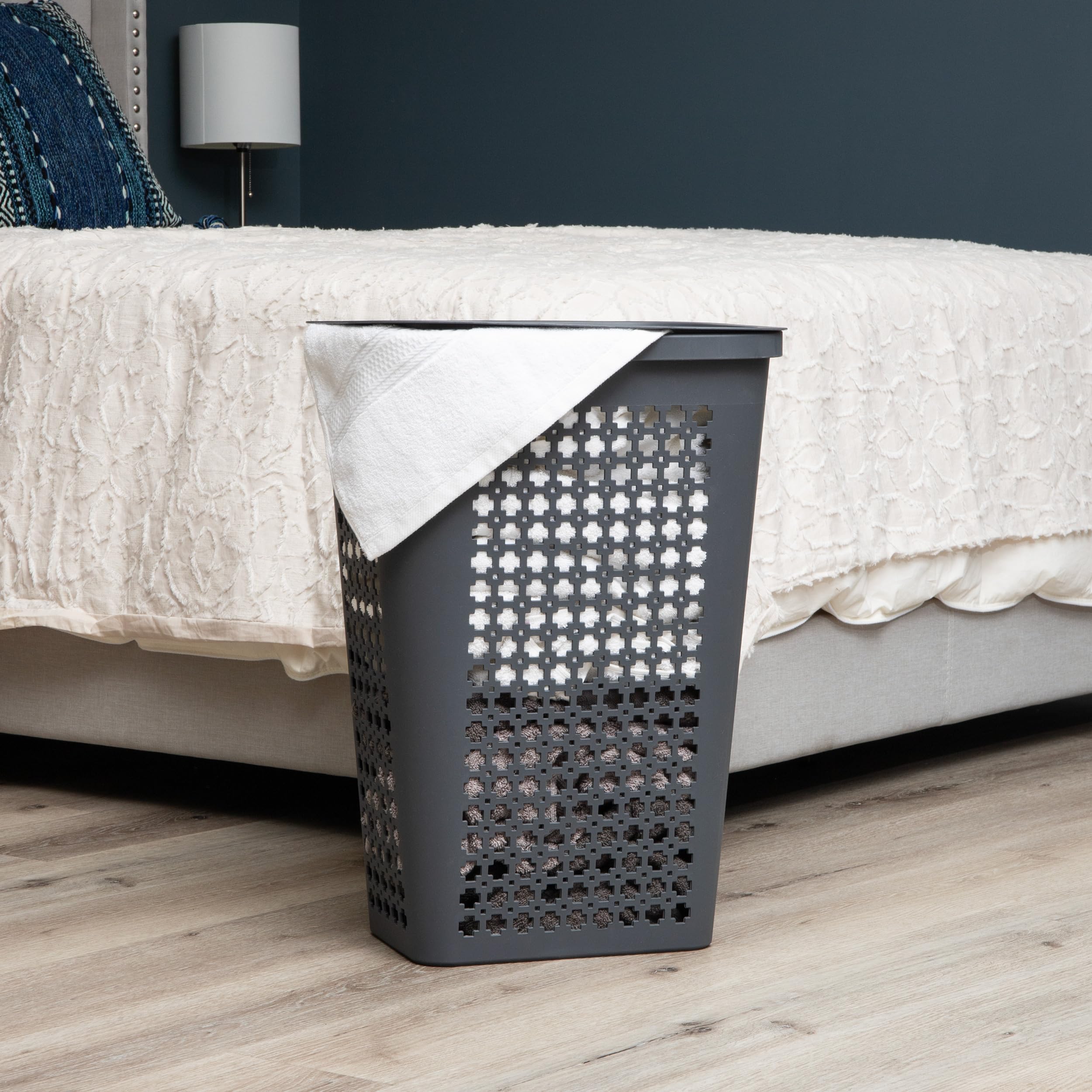Mind Reader Slim Tapered Laundry Hamper With Lid, Clothes Basket With Swiss Cross Cut-Outs, Lightweight & Ventilated, Plastic, 1
