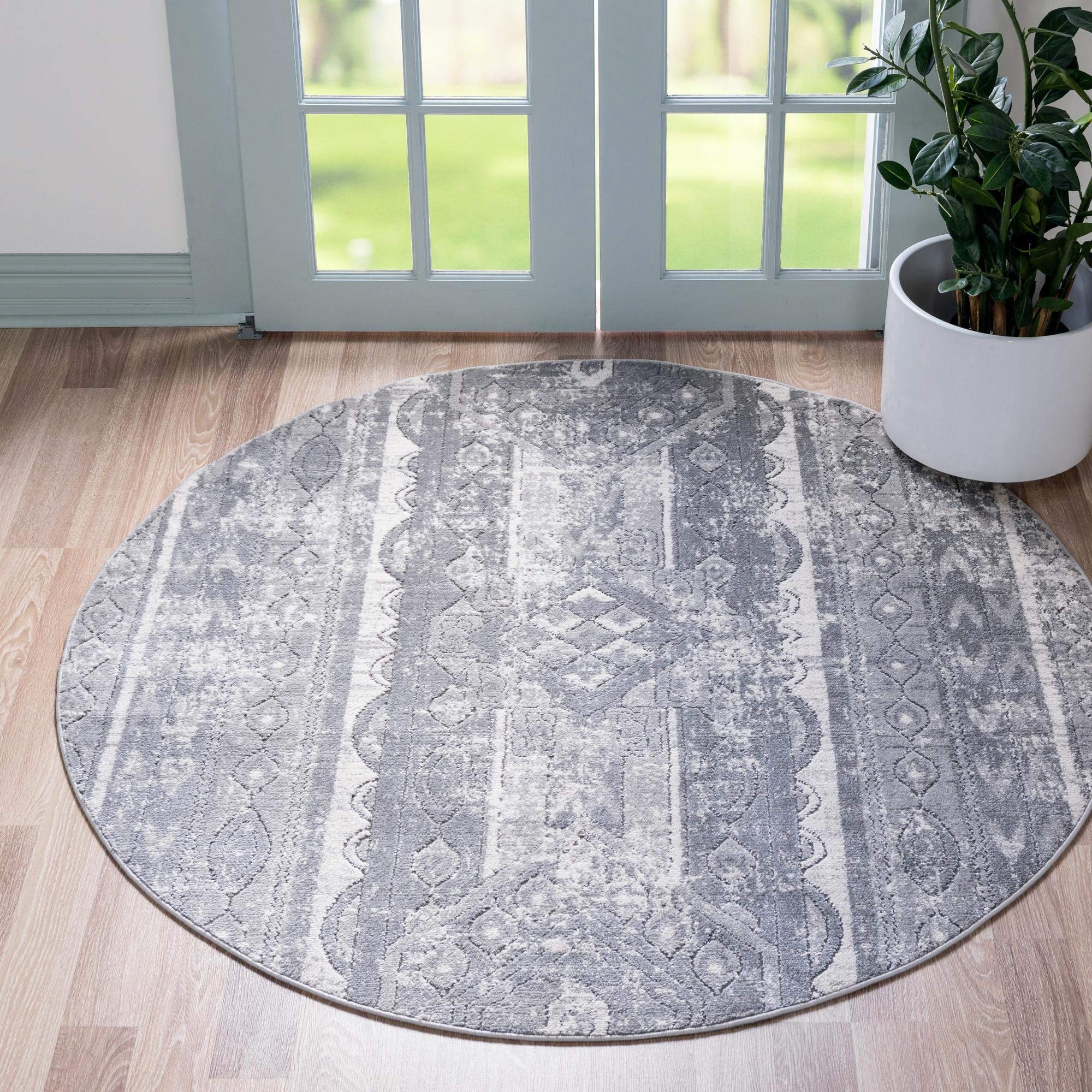 Rugs.com Oregon Collection Rug - 5 Ft Round Gray Low-Pile Rug Perfect For Kitchens, Dining Rooms