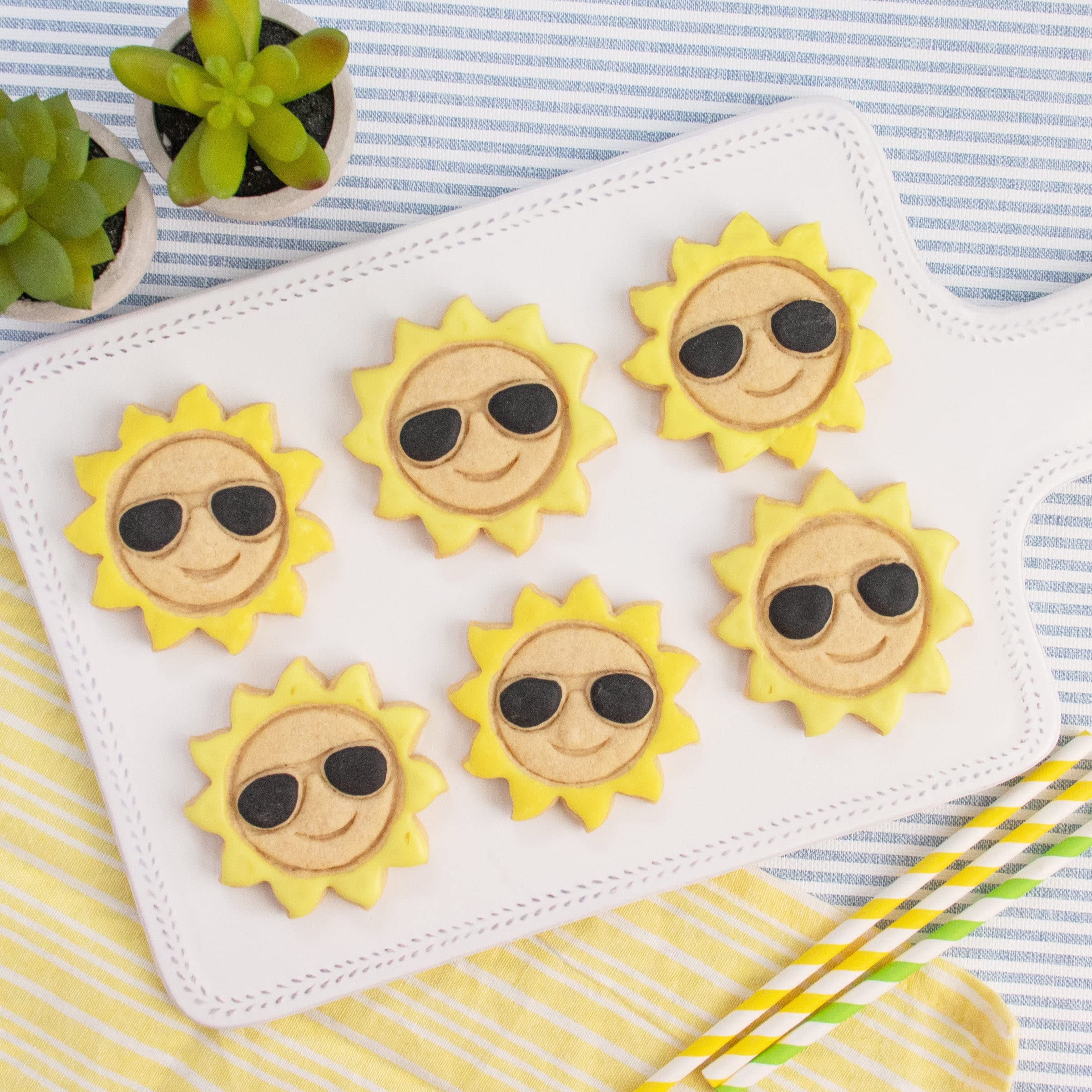 Sun Cookie Cutter, 1 Piece - Bakerlogy