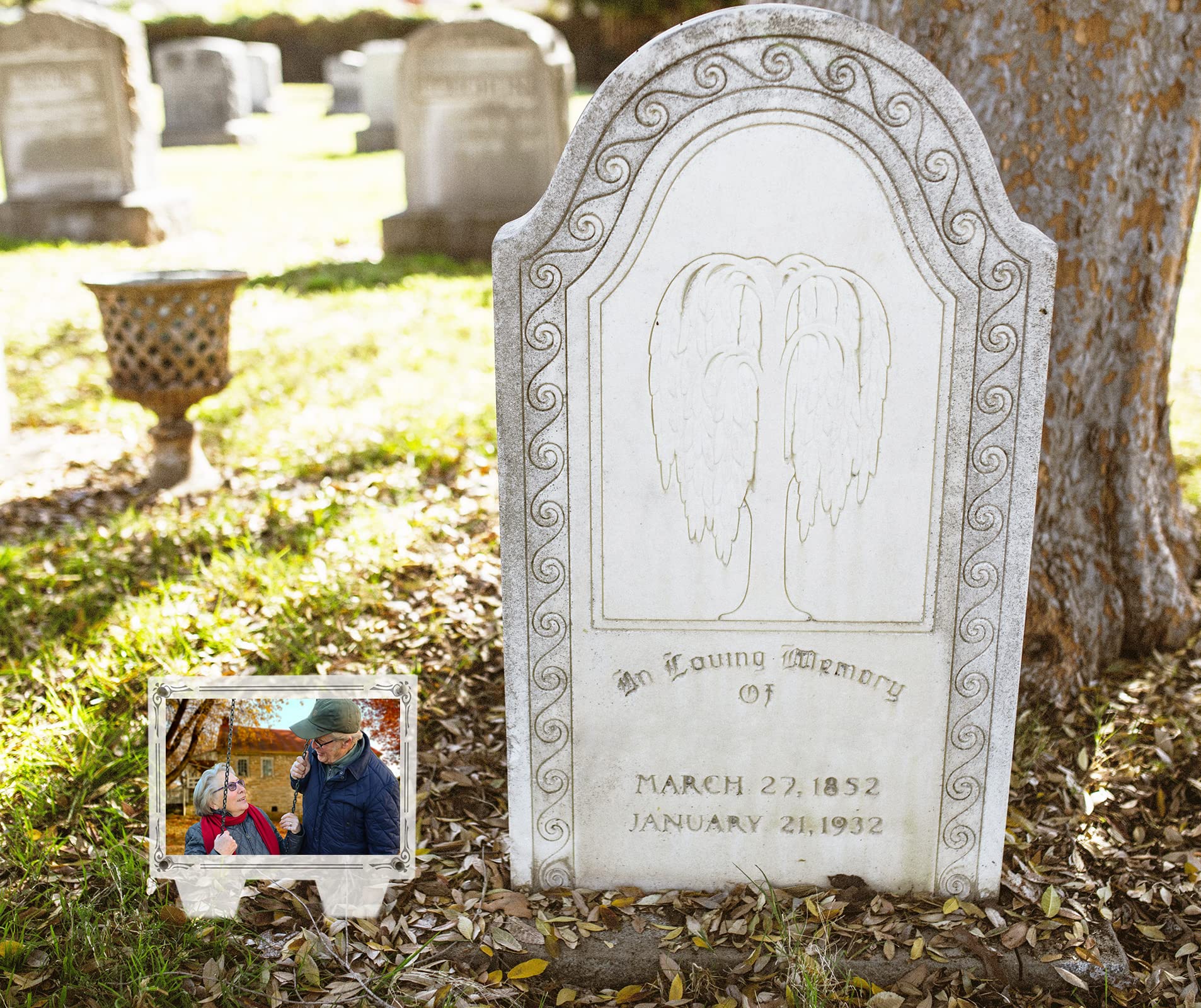 Keruios 5x7 Waterproof Picture Frame For Grave, 2pcs Acrylic Photo Frame Outdoor Memorial Cemetery Grave Decorations, Garden Mar