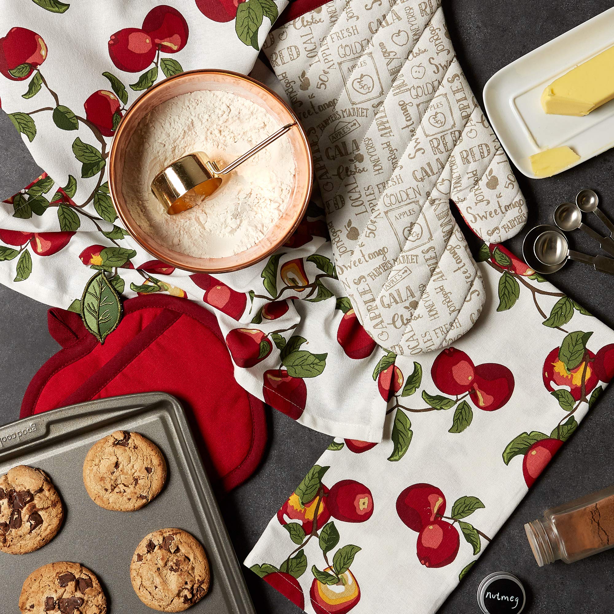 Dii Kitchen Gift Set Collection, Pot Holder, Oven Mitt & 2 Dish Towels, Apple Orchard, 4 Piece