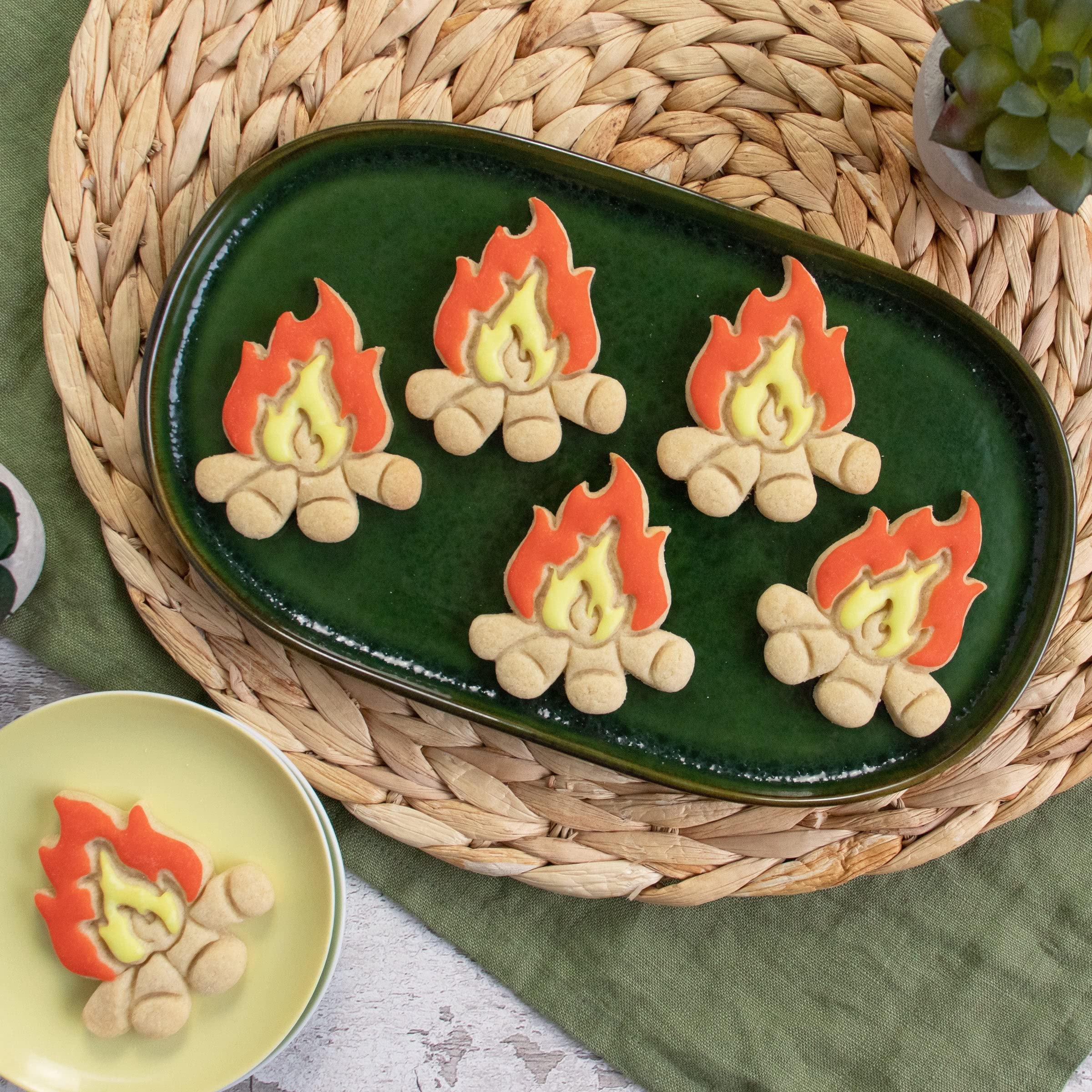 Bonfire Cookie Cutter, 1 Piece - Bakerlogy