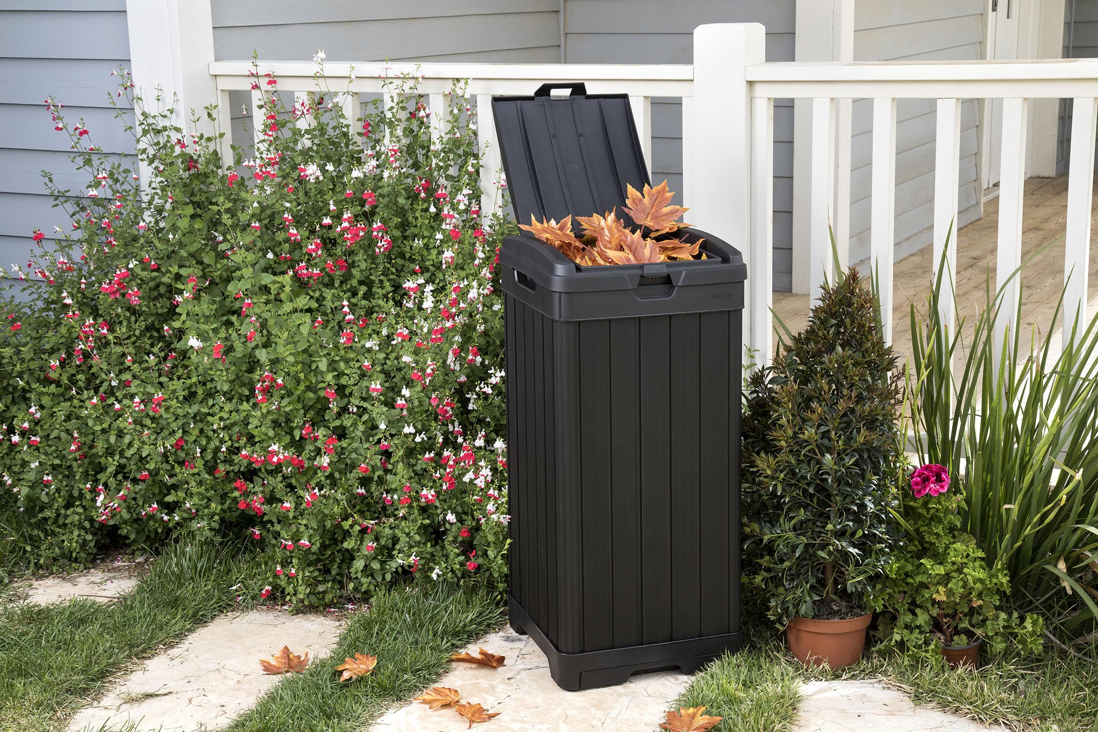 Keter Baltimore Resin 38 Gallon Outdoor Kitchen Trash Can With Lid And Drip Tray For Easy Cleaning-Perfect For Patio Dining, Bla