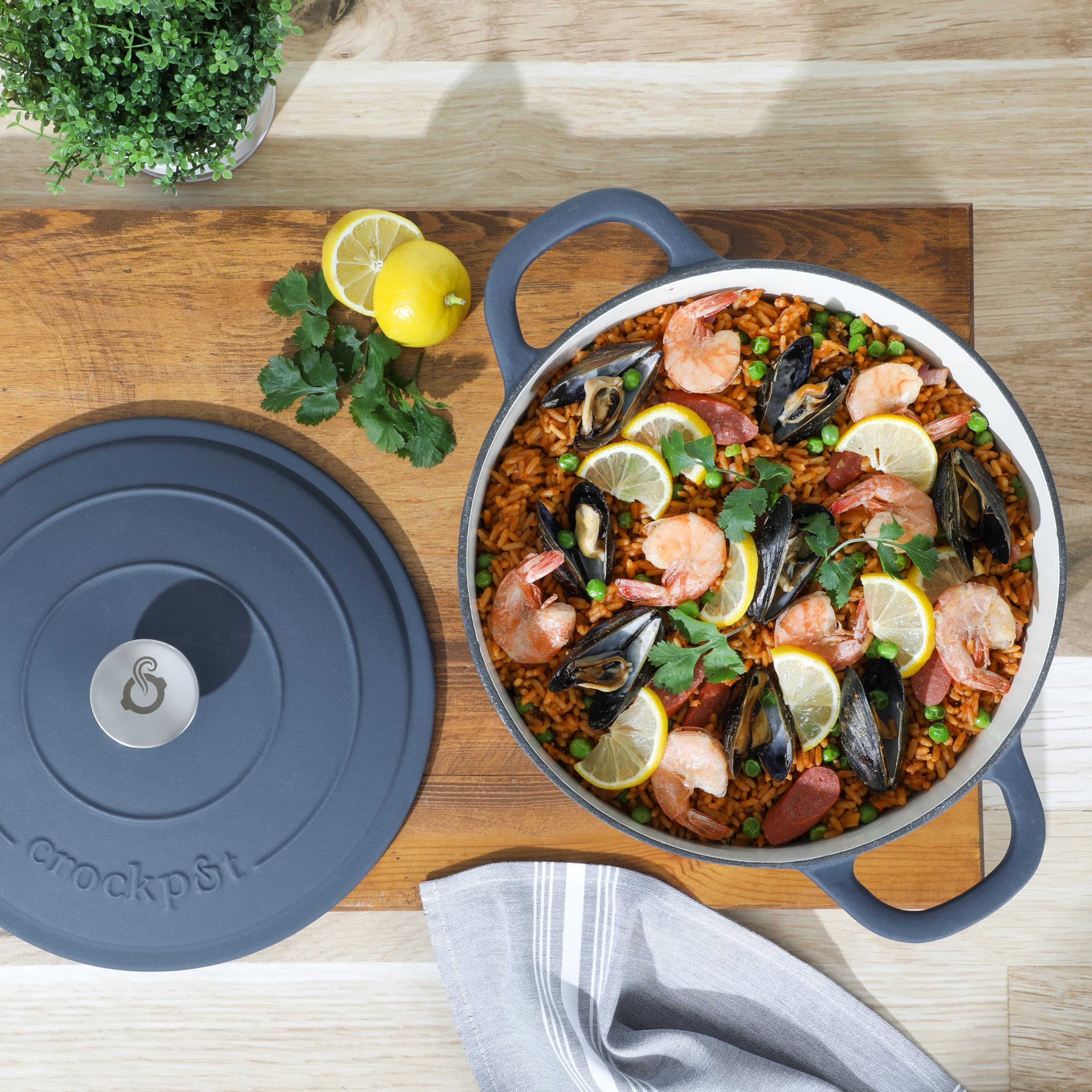 Crock Pot Artisan 7-Quart Round European Enameled Cast Iron Dutch Oven - Matte Navy Blue