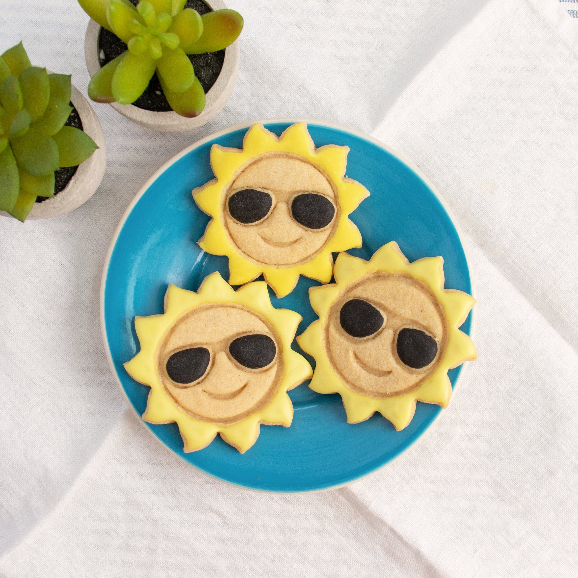 Sun Cookie Cutter, 1 Piece - Bakerlogy