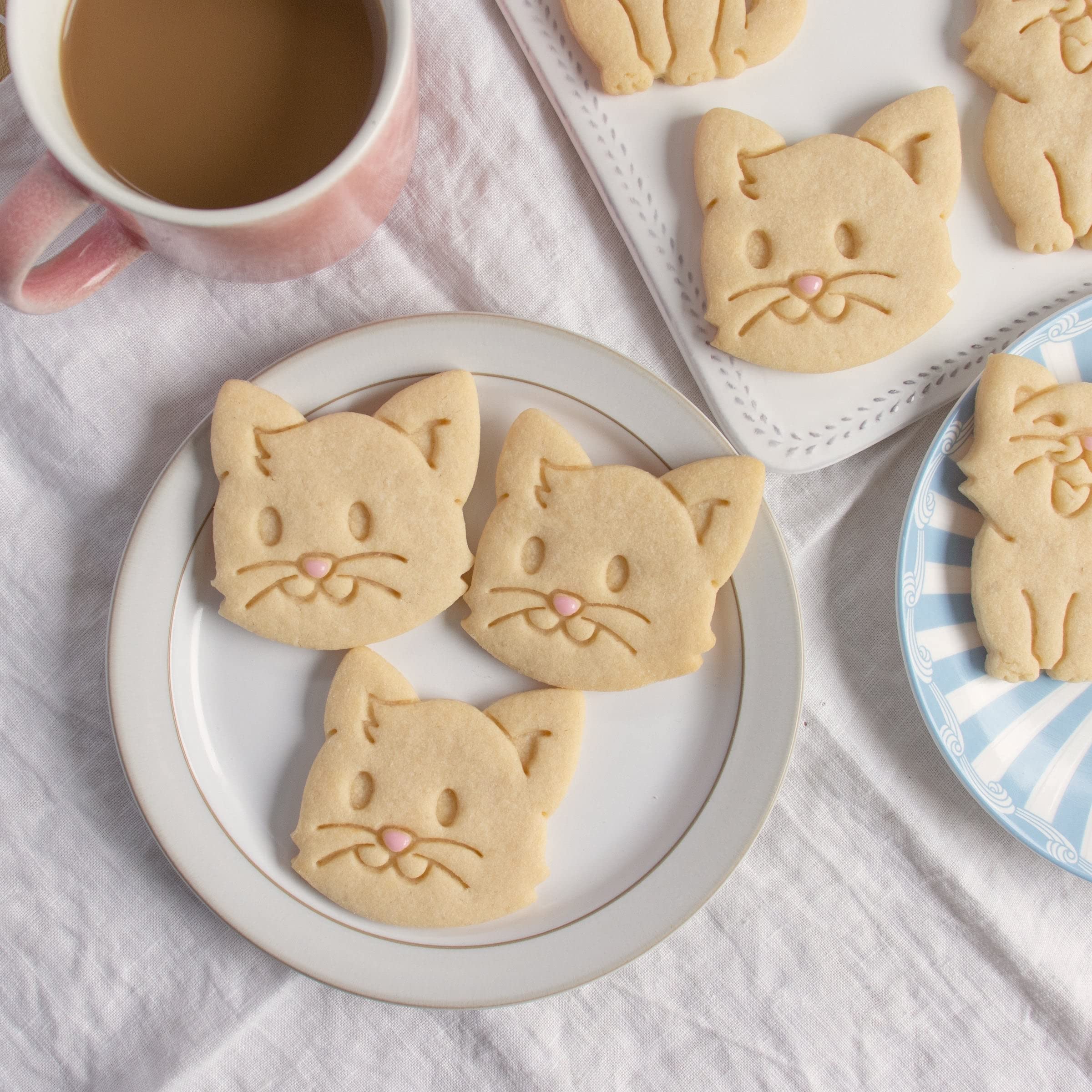 Cat Face Cookie Cutter, 1 Piece - Bakerlogy