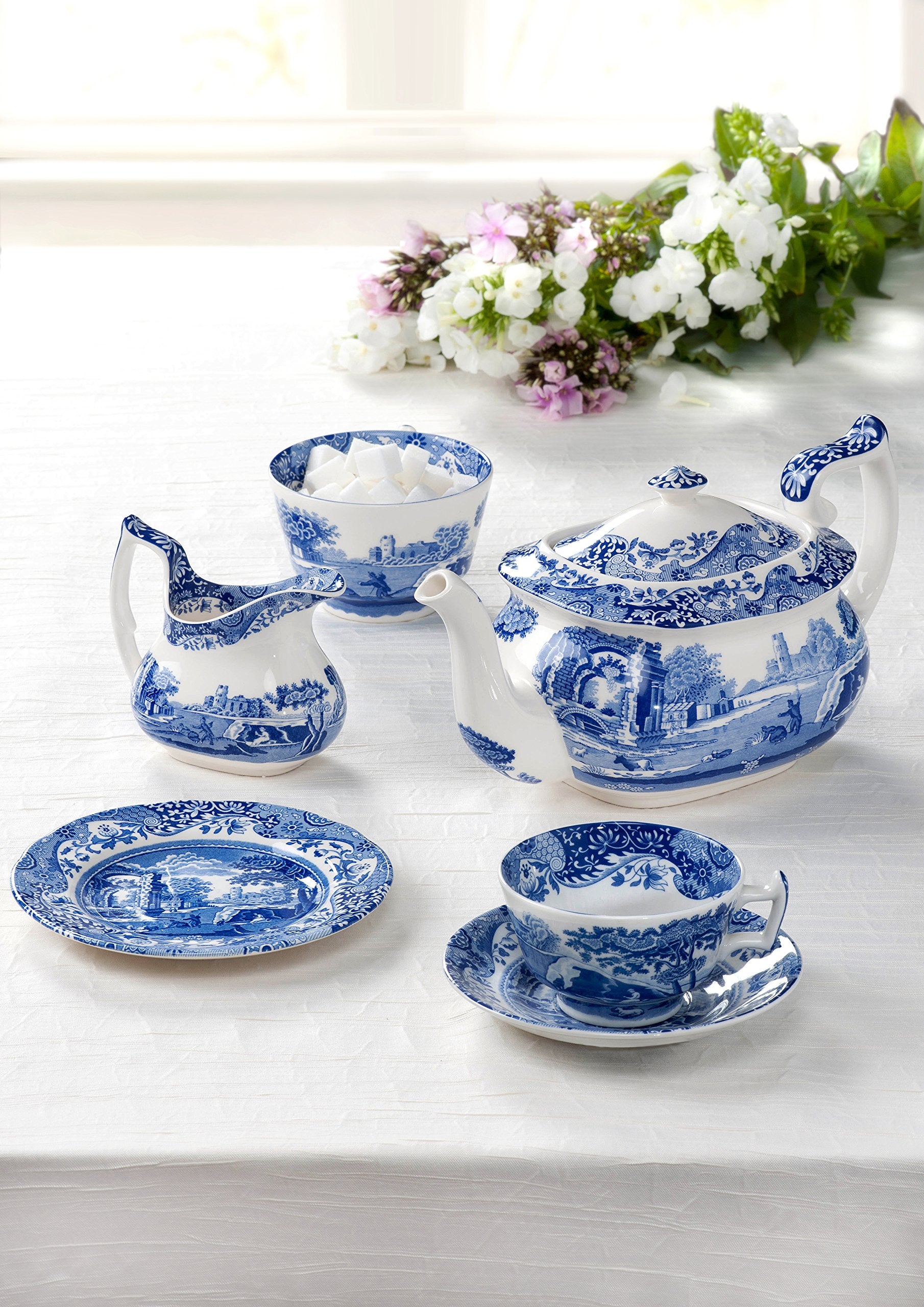 Spode Blue Italian Medium Oval Platter  14 Inch Serving Platter for Dessert  Appetizers  and Snacks  Made from Fine Porcelain  Microwave and Dishwasher Safe