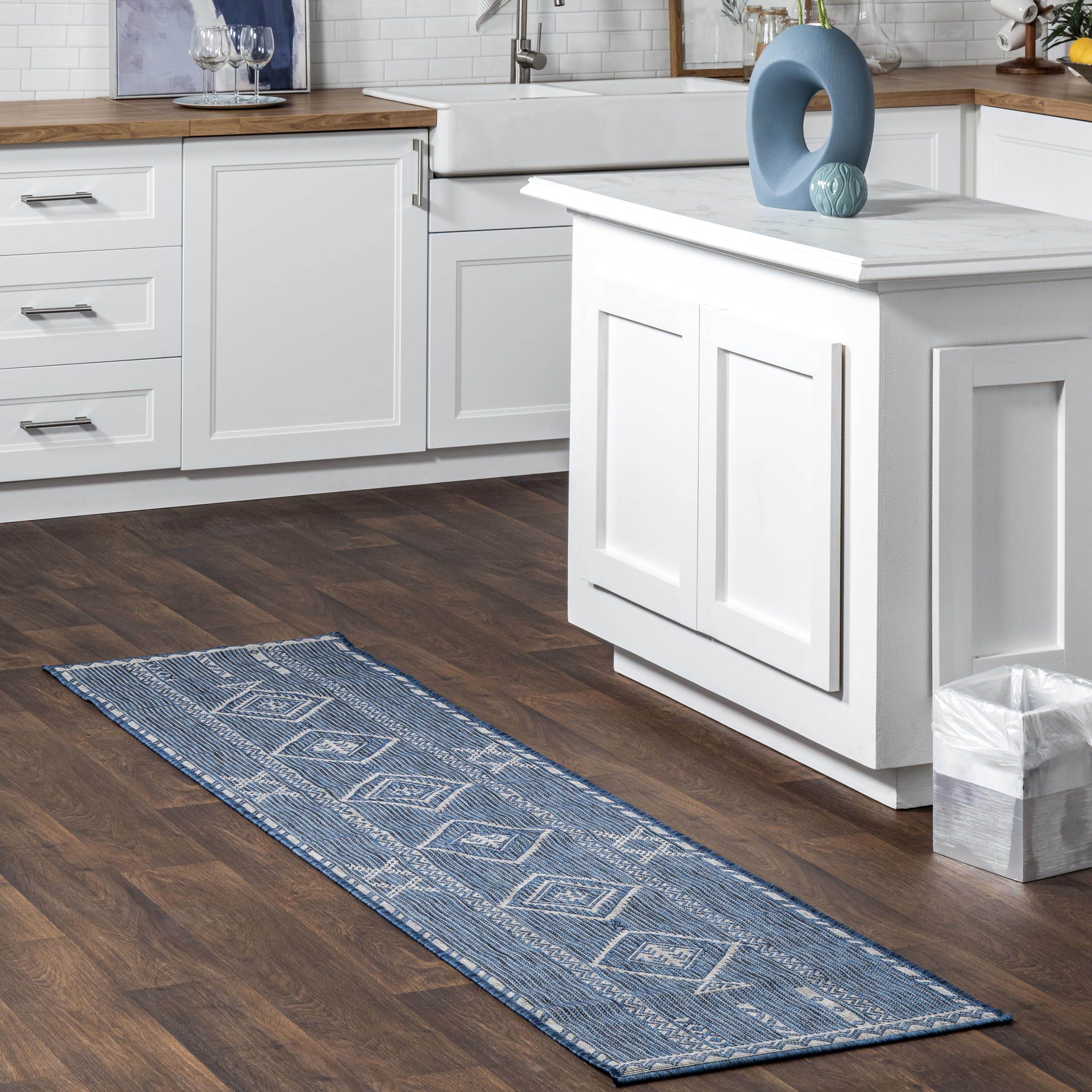 nuLOOM 2 x 8 Outdoor Performance Area Rug, Stain Resistant, Weather Resistant, High Traffic, Patio, Balcony, Outside, Tribal B