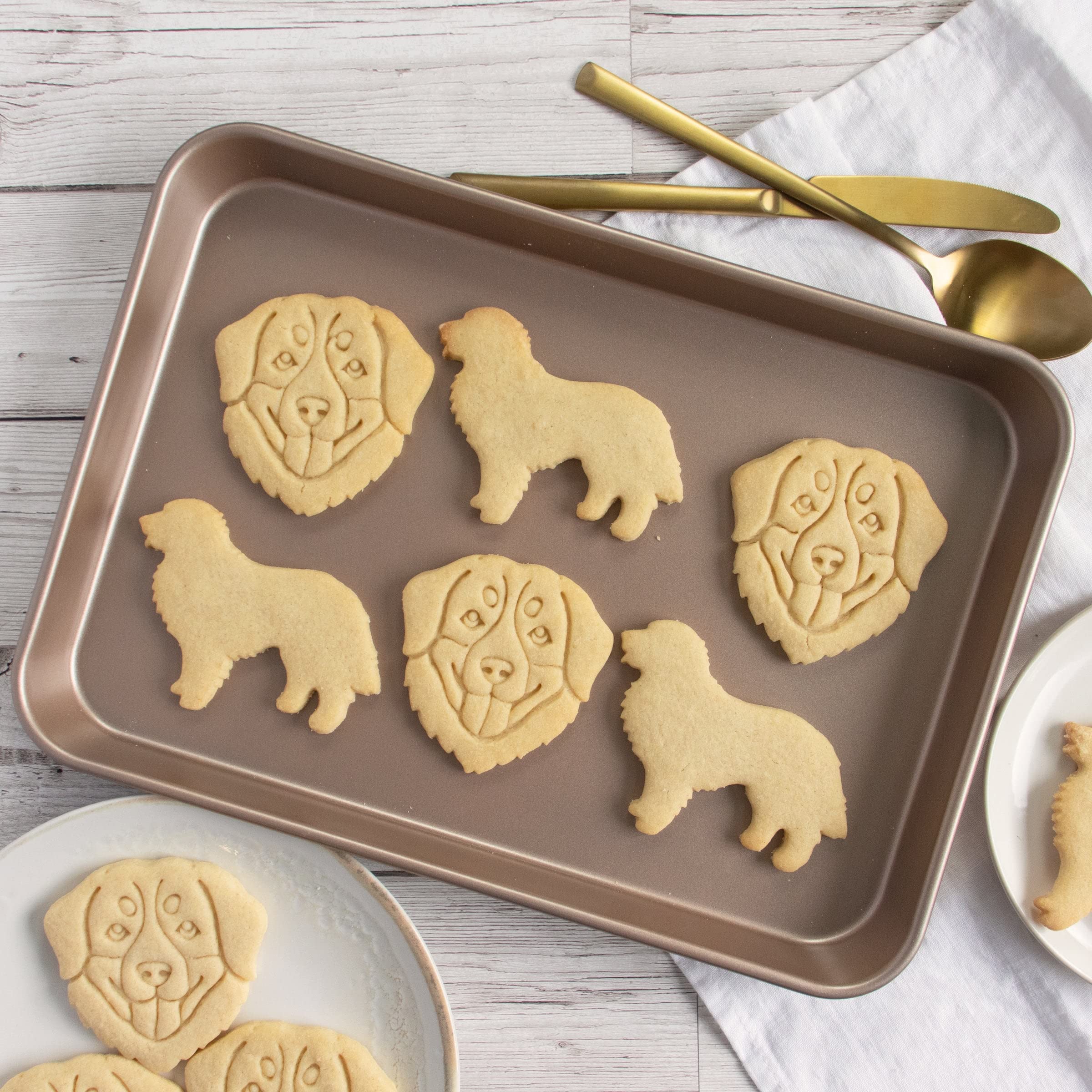 Set Of 2 Bernese Mountain Dog Cookie Cutters (Designs: Face And Silhouette), 2 Pieces - Bakerlogy