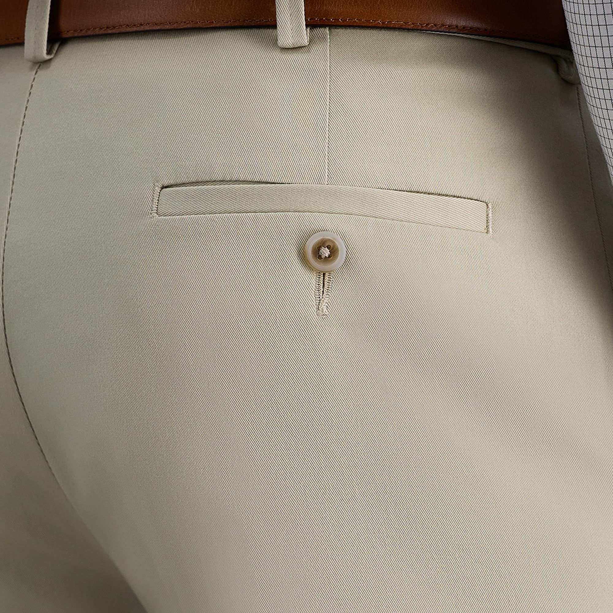 Haggar Mens Classic Fit Flat-Front Hidden Expandable Waistband Premium No Iron Khaki, 40W X 30L - Sand