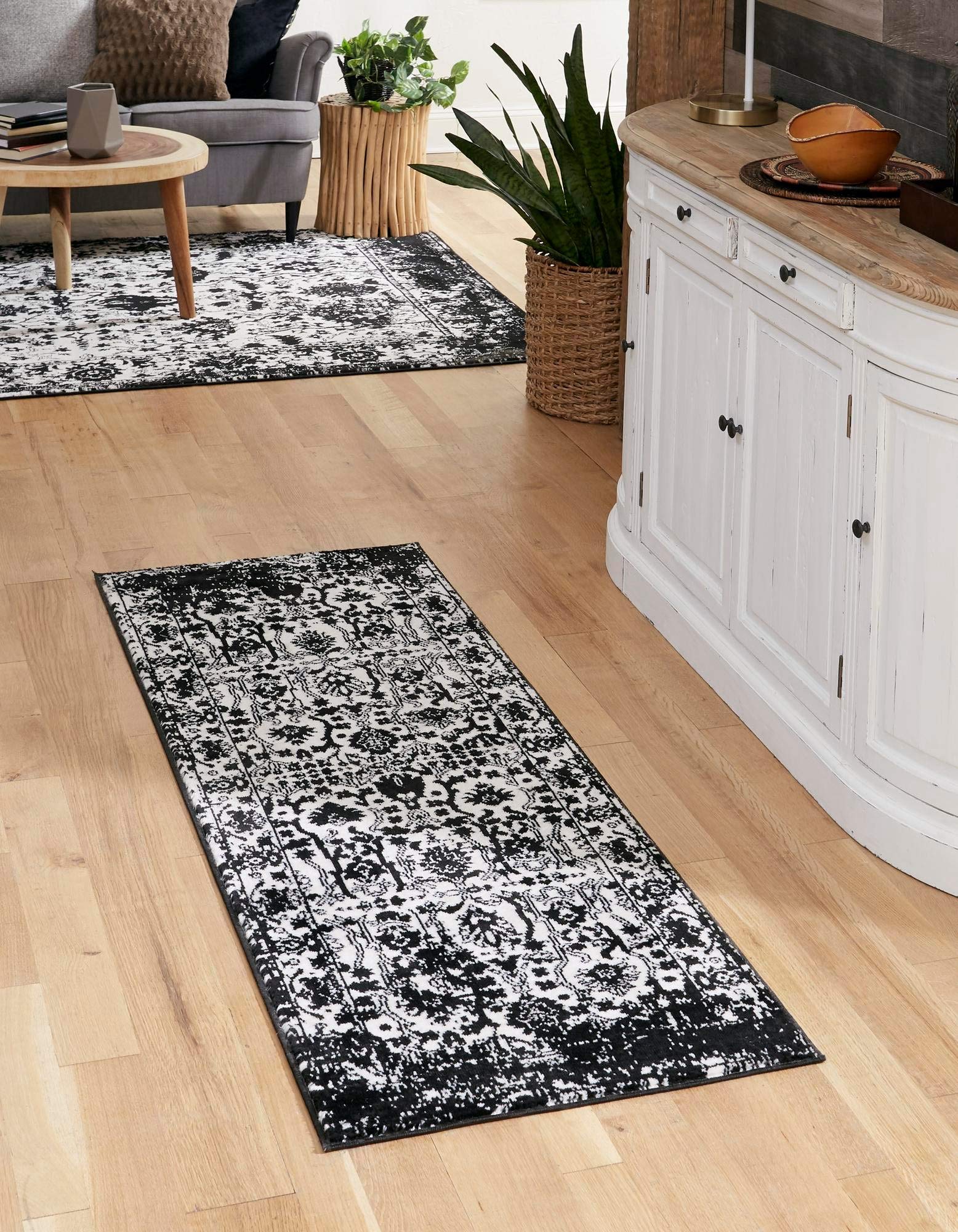Rugs.com Oregon Collection Rug - 8 Ft Runner Black and White Low-Pile Rug Perfect for Hallways, Entryways