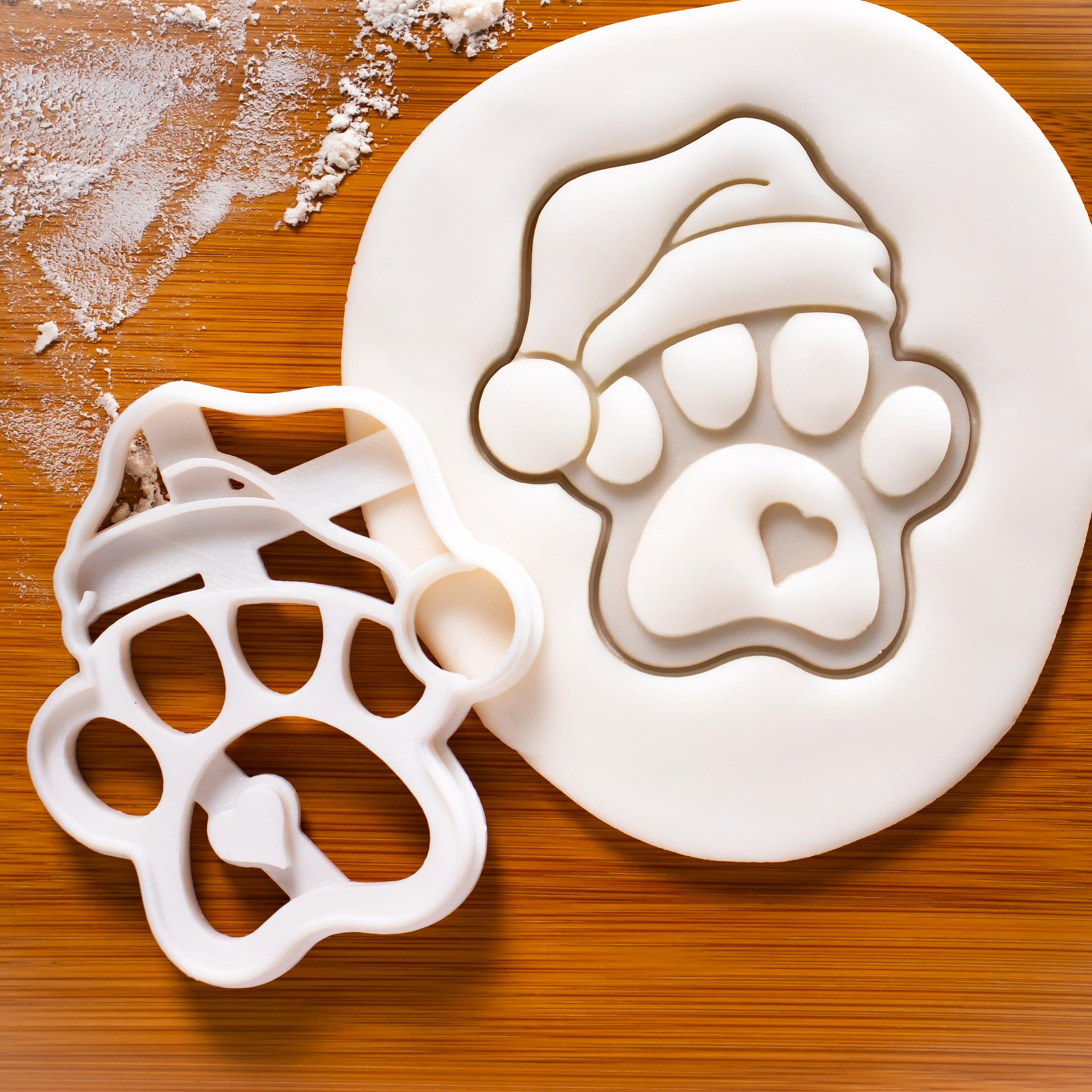 Cute Santa Paw Cookie Cutter, 1 Piece - Bakerlogy