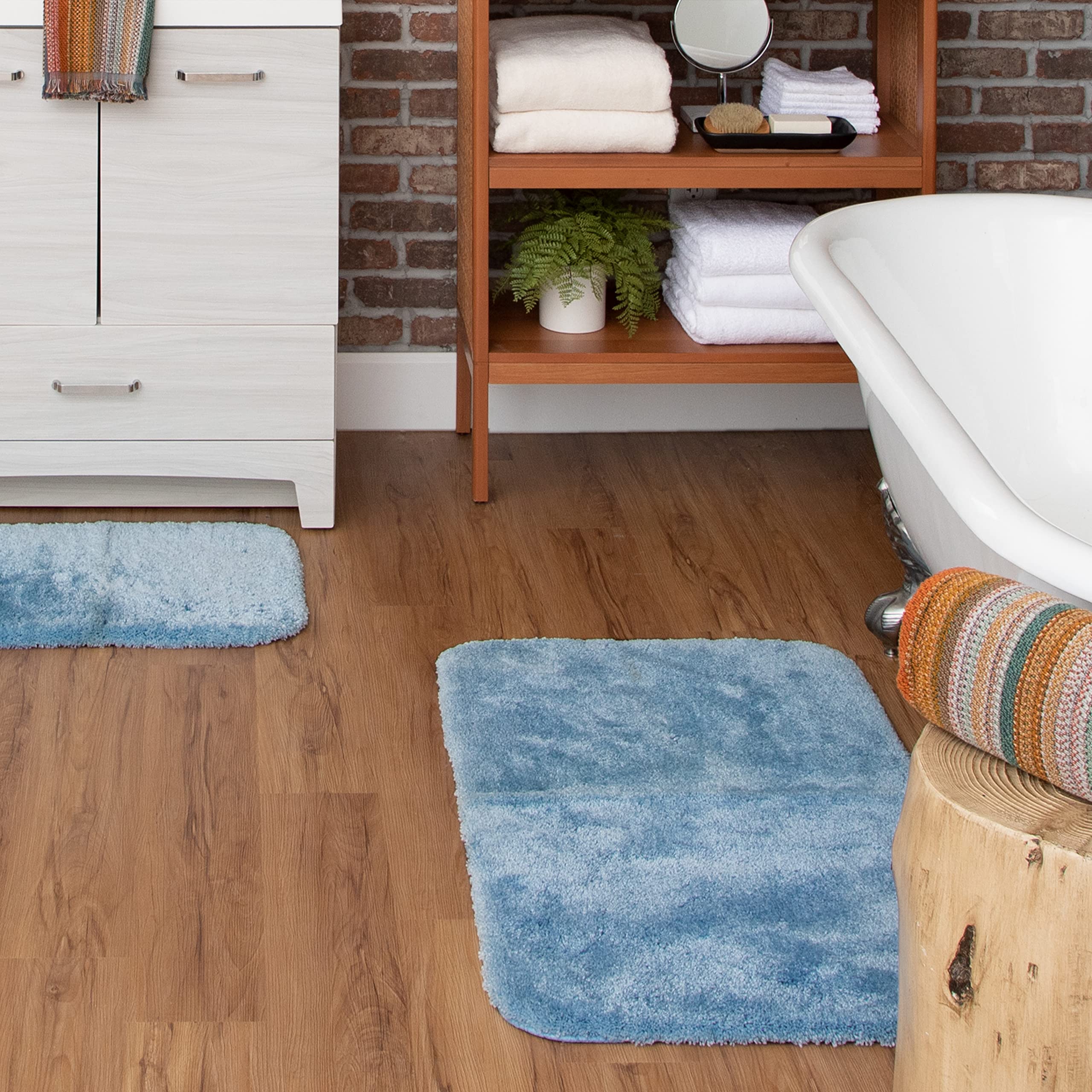 Mohawk Home Machine Washable Royal Bath Mat, Wedgewood Blue (1' 5'' X 2')