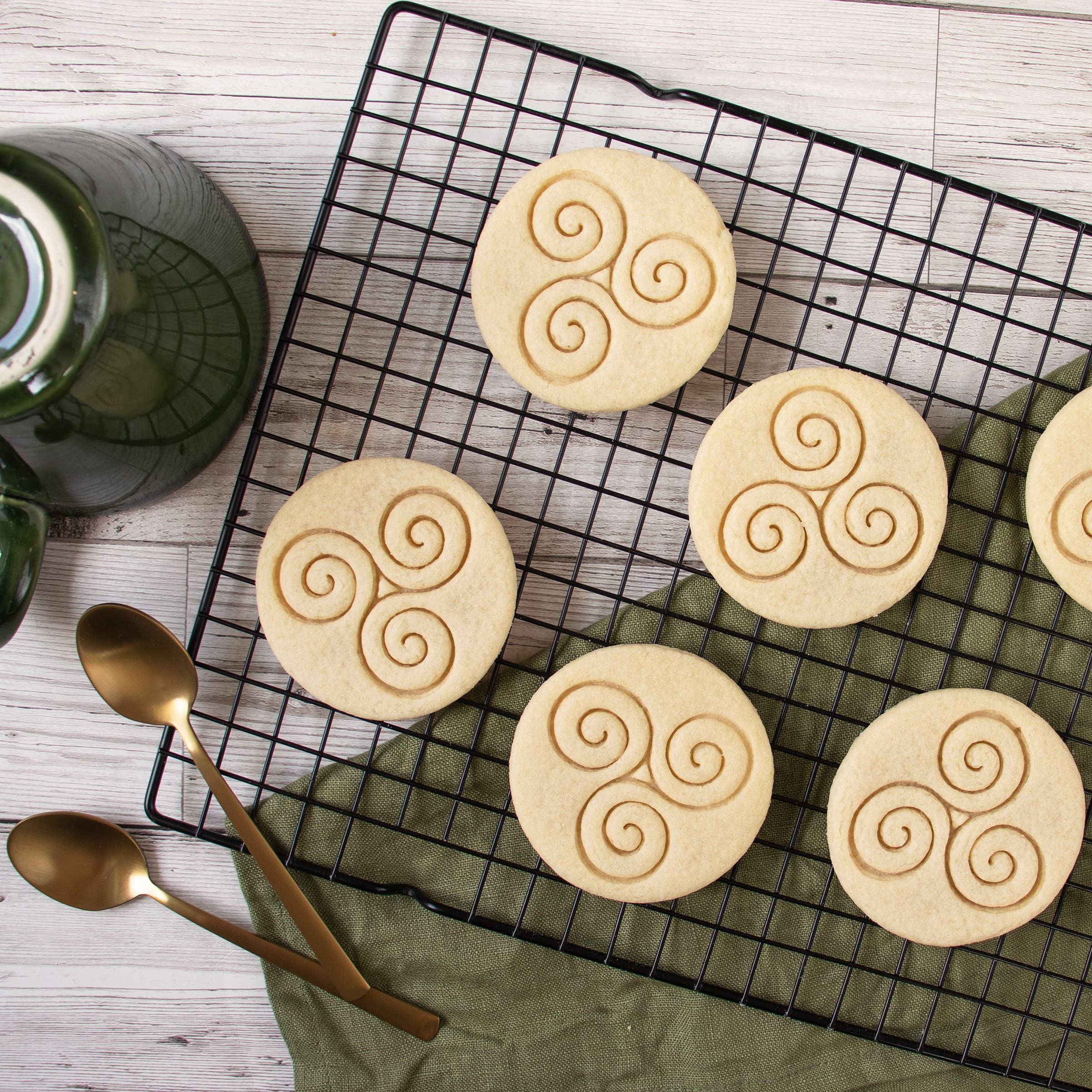 Nordic Runes - Triskelion Cookie Cutter, 1 Piece - Bakerlogy