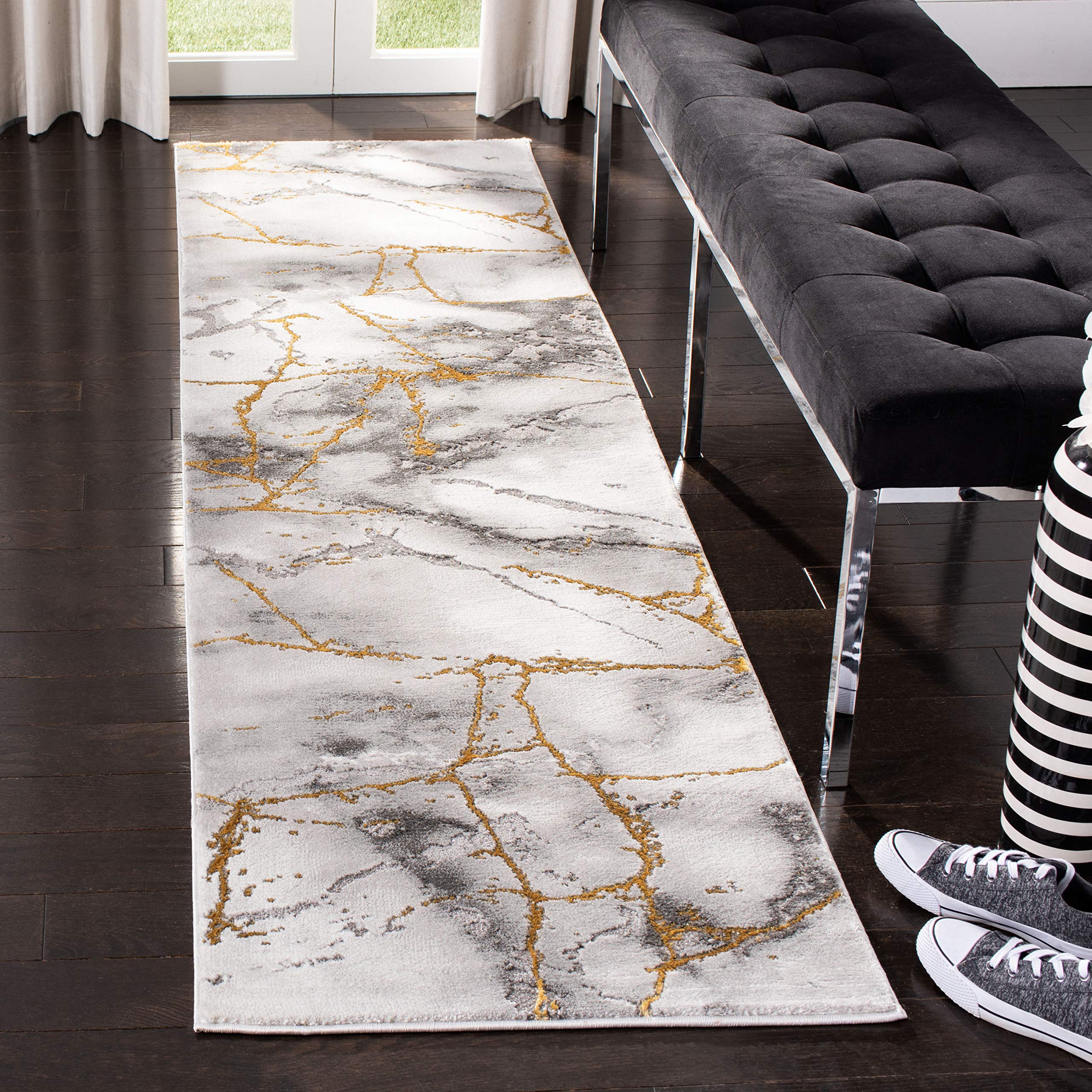 SAFAVIEH Craft Collection Runner Rug - 23 x 16, Grey & Gold, Modern Abstract Design, Non-Shedding & Easy Care, Ideal for High 