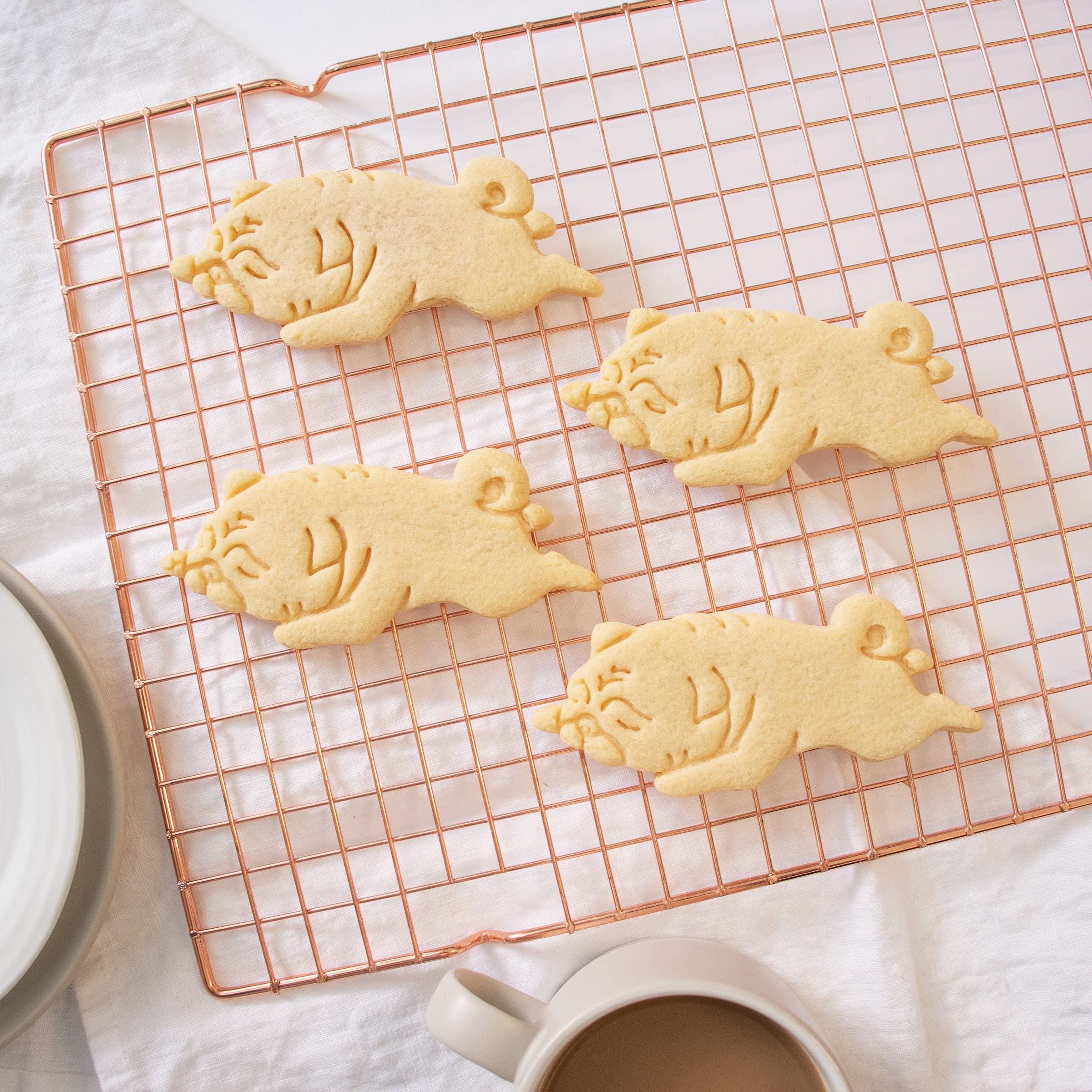Sleepy Pug Cookie Cutter, 1 Piece - Bakerlogy