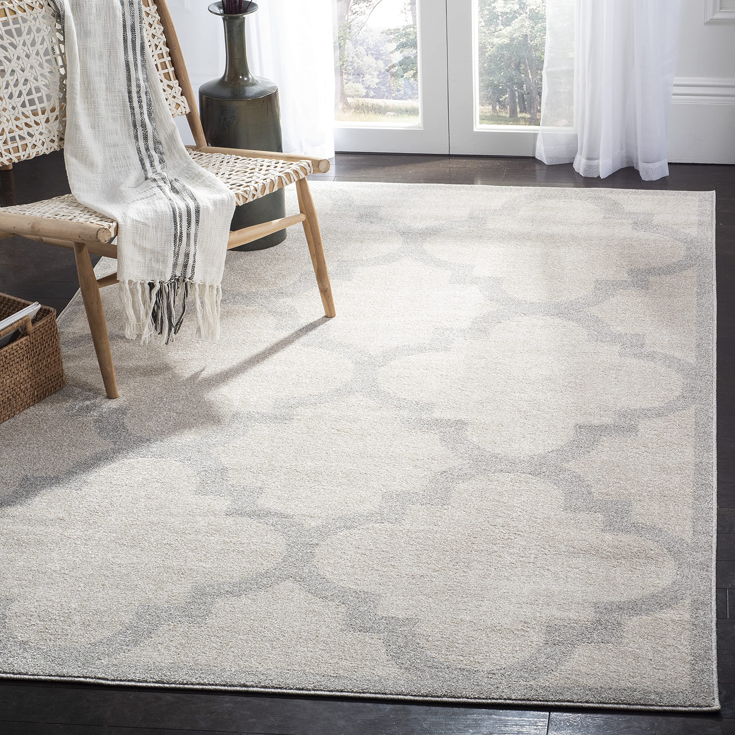 SAFAVIEH Amherst Collection Accent Rug - 3 x 5, Beige & Light Grey, Moroccan Trellis Design, Non-Shedding & Easy Care, Ideal f