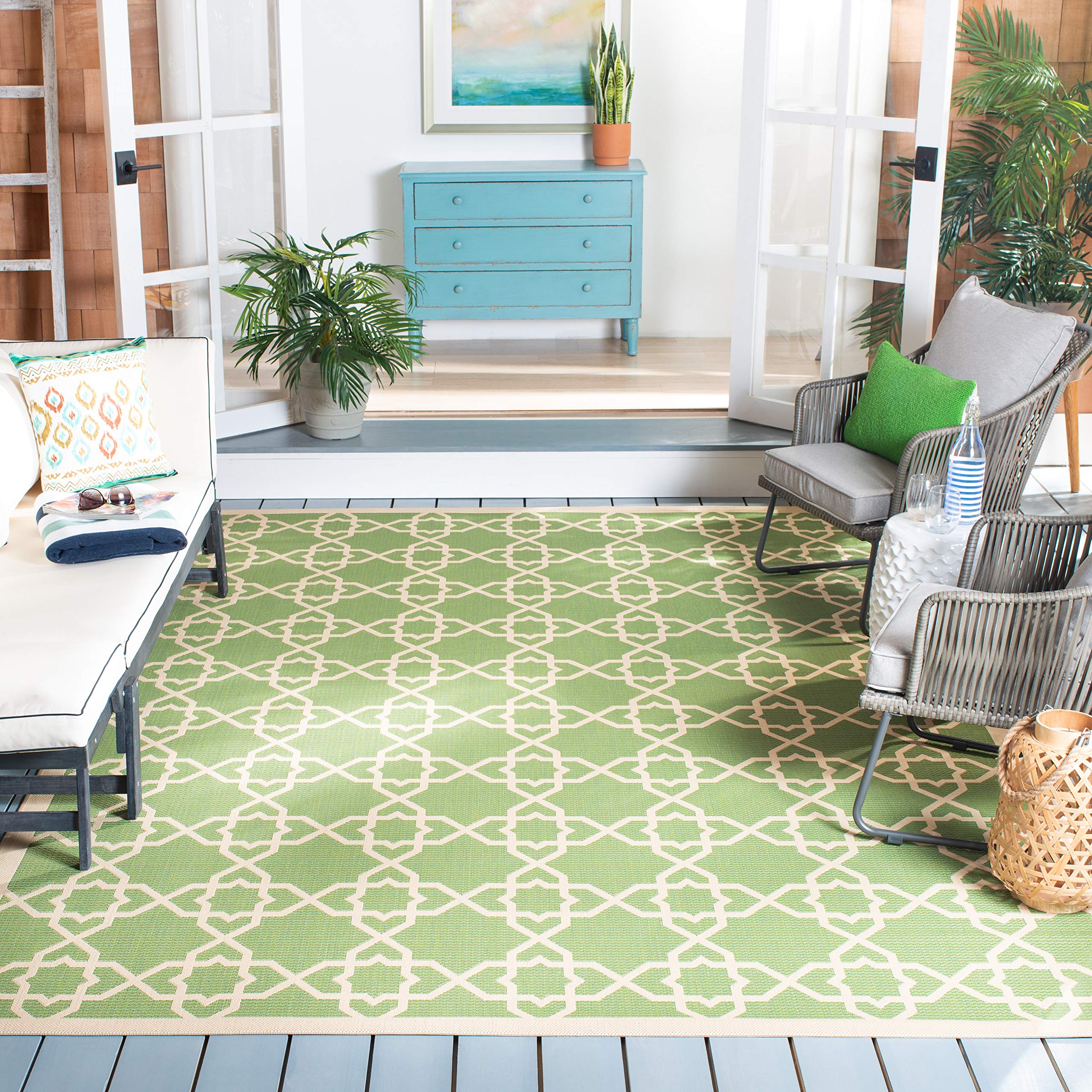 SAFAVIEH Courtyard Collection Area Rug - 53 x 77, Green & Beige, Non-Shedding & Easy Care, Indoor/Outdoor & Washable-Ideal for