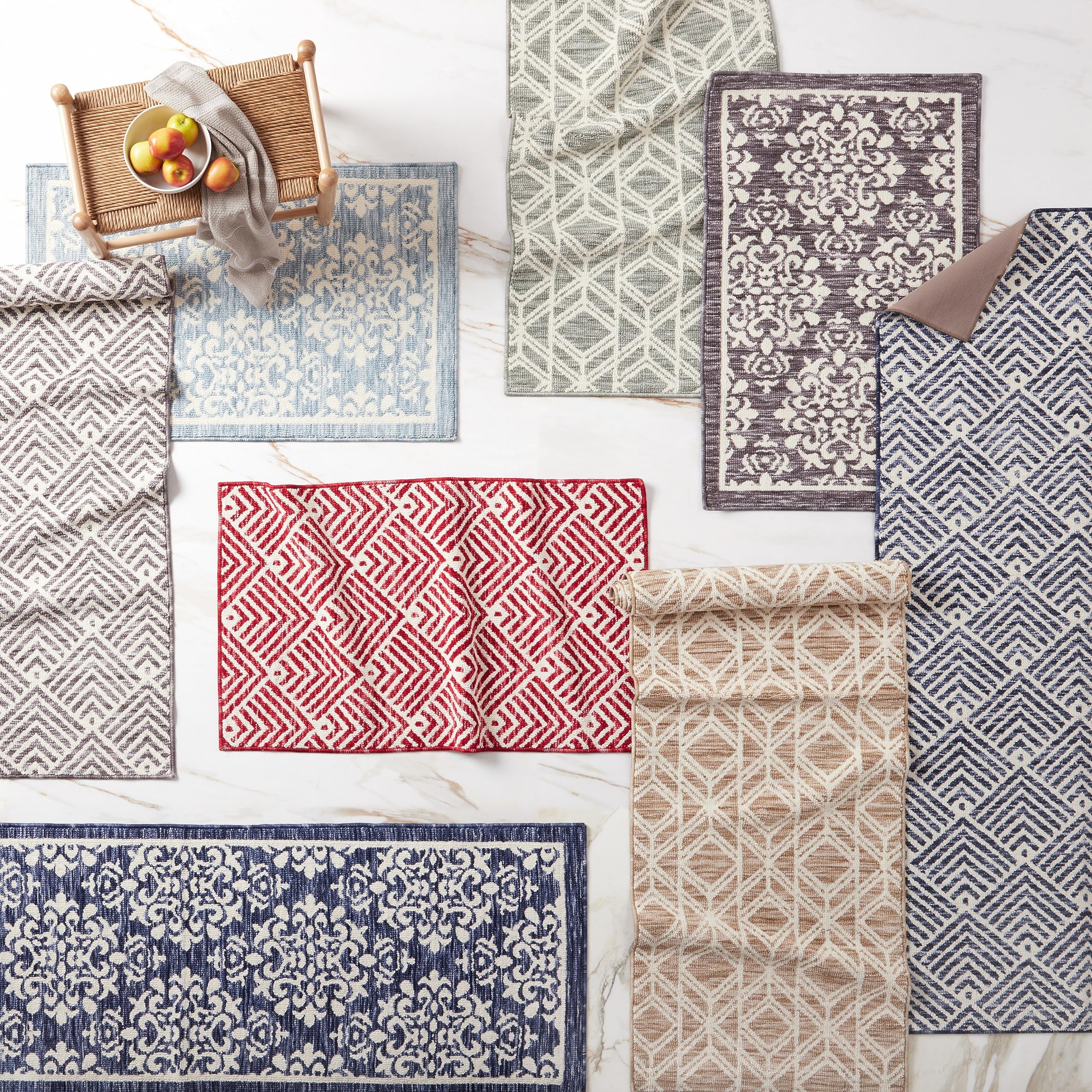 Town & Country Everyday Walker Damask Medallion Everwash Washable Multi-Use Decorative Rug, Tufted Kitchen Rug, Low-Profile Door