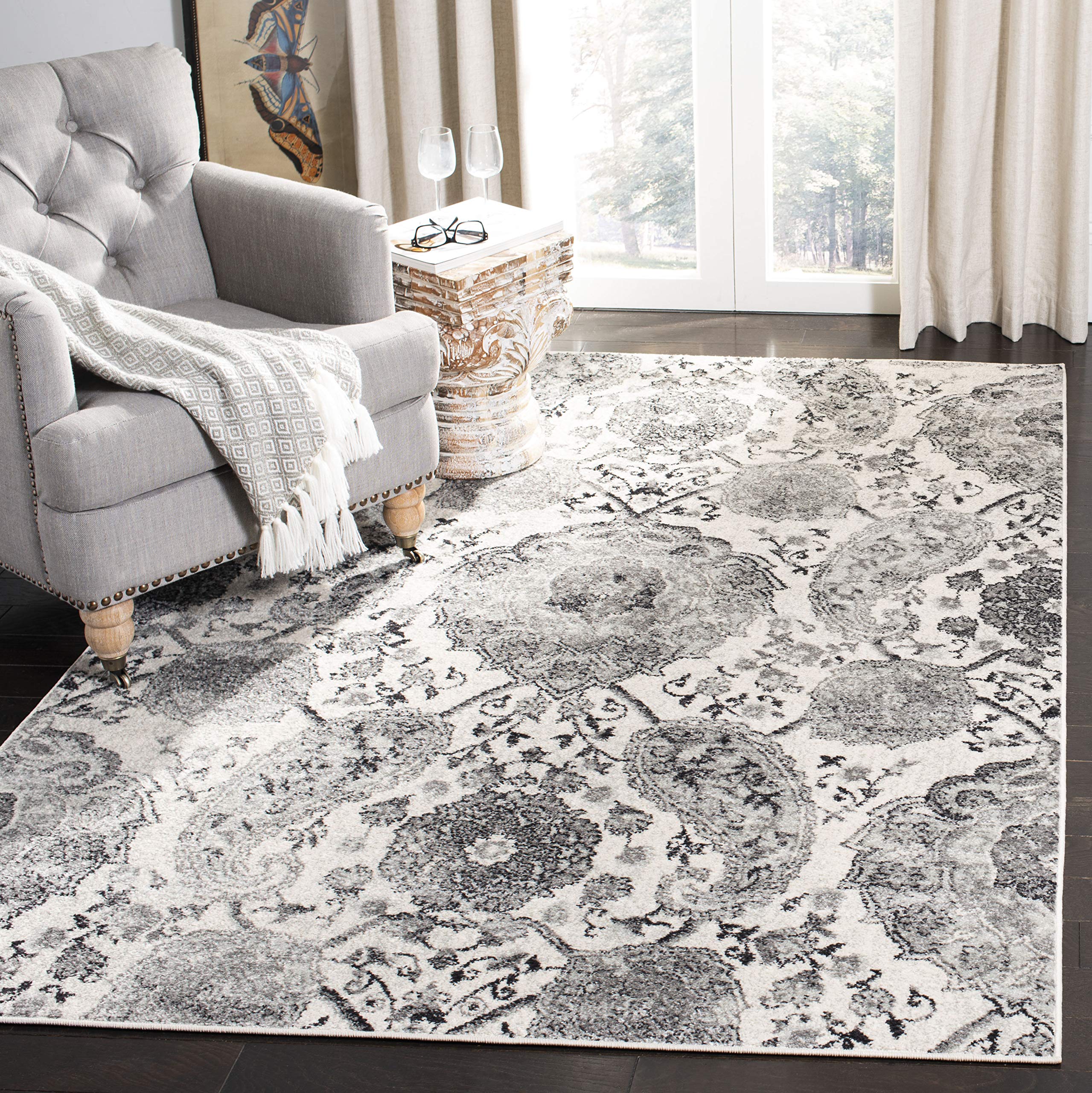SAFAVIEH Madison Collection Area Rug - 53 x 76, Cream & Silver, Boho Chic Glam Paisley Design, Non-Shedding & Easy Care, Ideal