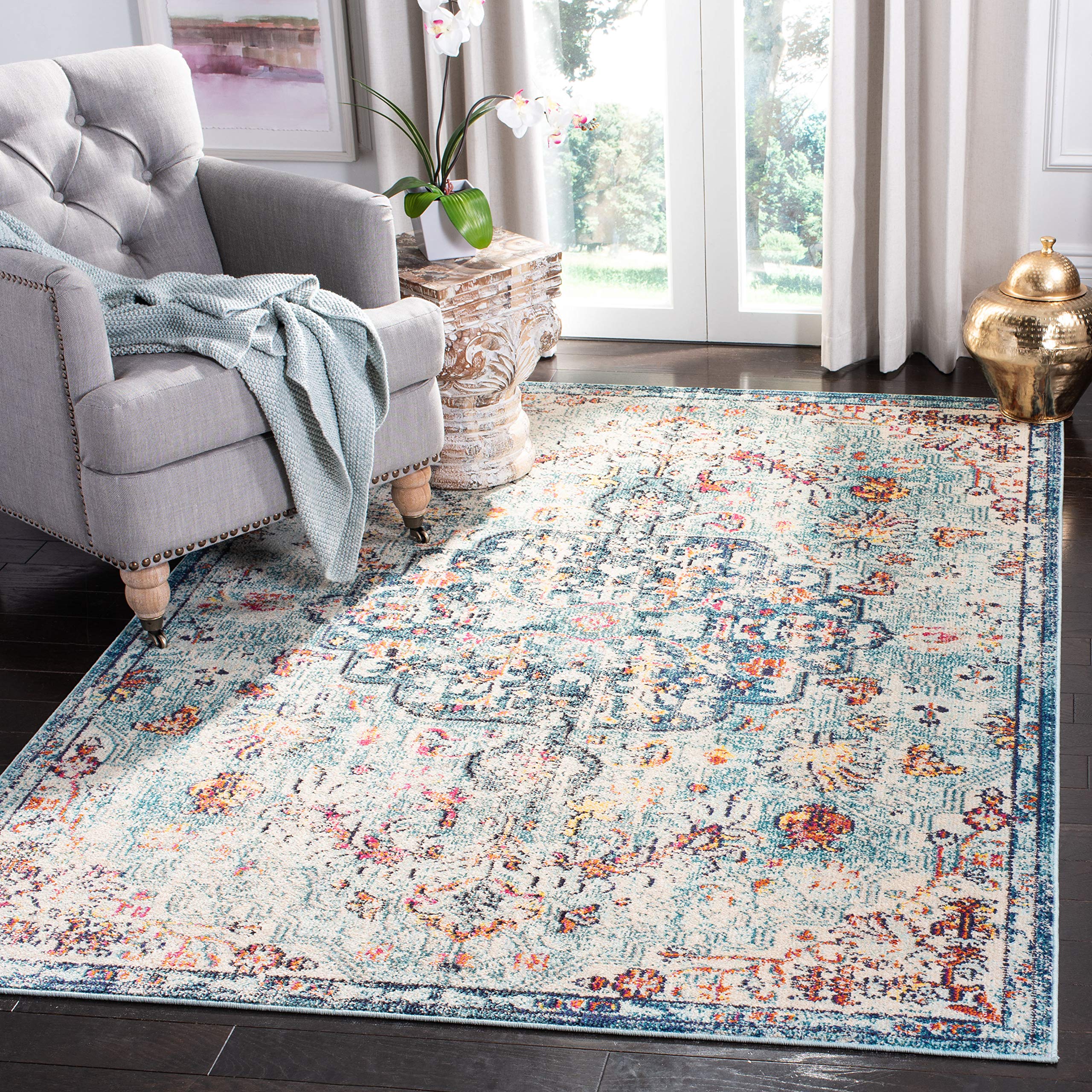 SAFAVIEH Madison Collection Accent Rug - 4 x 6, Navy & Light Blue, Medallion Distressed Design, Non-Shedding & Easy Care, Idea