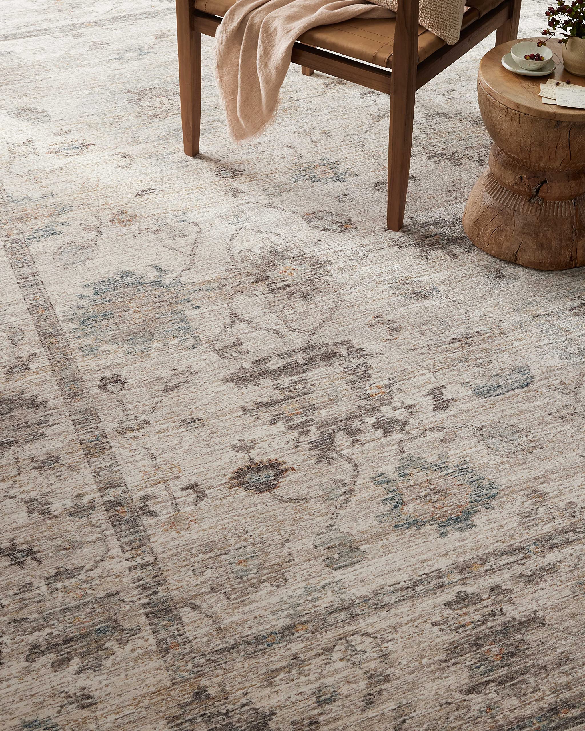 Loloi Magnolia Home by Joanna Gaines Millie Collection MIE-01 Silver/Dove 7-10 x 10, .25 Pile Height, Area Rug
