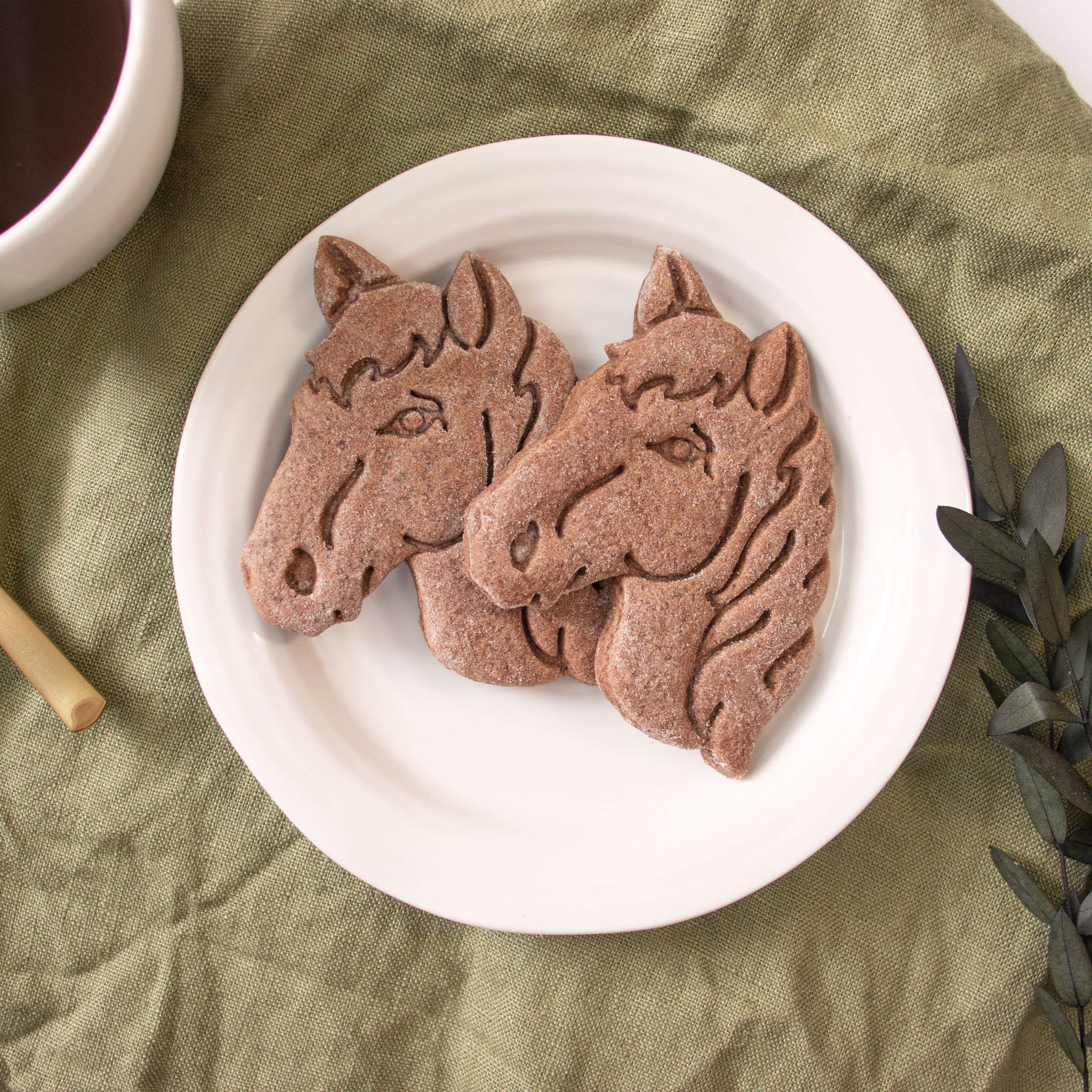 Set Of 2 Horse Cookie Cutters (Designs: Horse Head And Horse Running), 2 Pieces - Bakerlogy