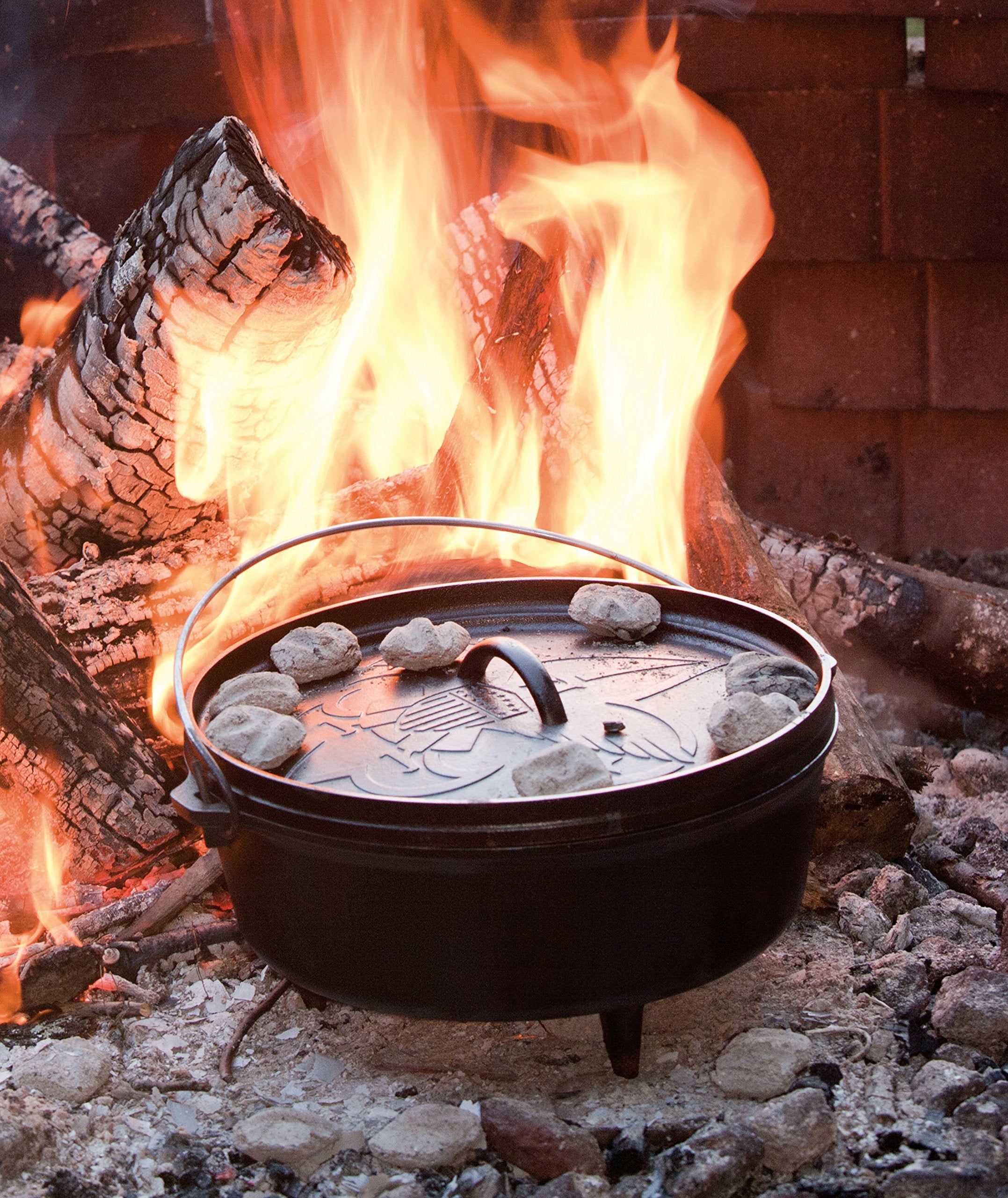 Lodge L12Co3Bs Boy Scouts Of America Cast Iron Camp Dutch Oven, Pre-Seasoned, 6-Quart, Black