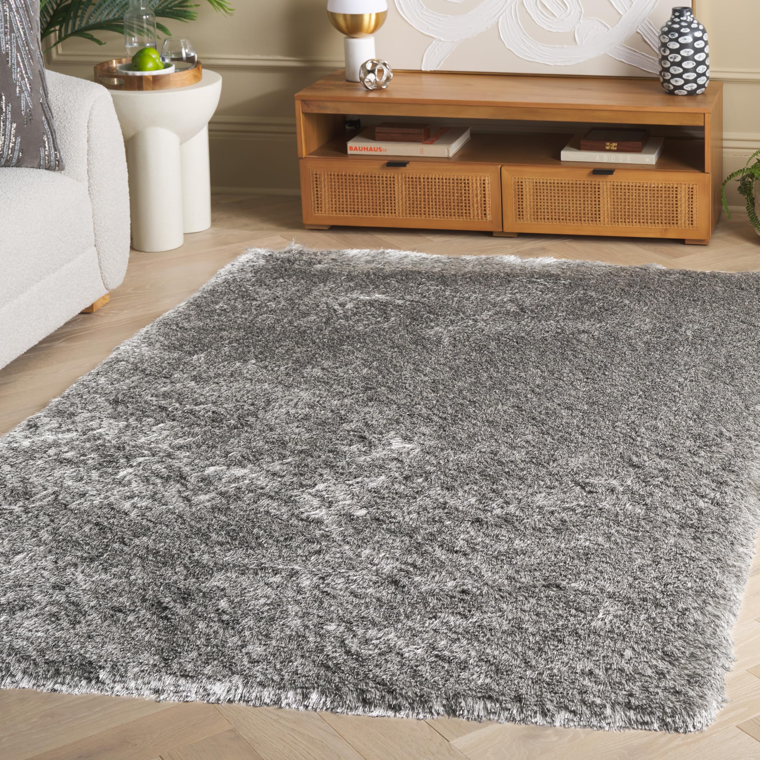 SAFAVIEH Paris Shag Collection Area Rug - 5 x 7, Silver, Handmade Silken Glam, 2.5-inch Thick Ideal for High Traffic Areas in 