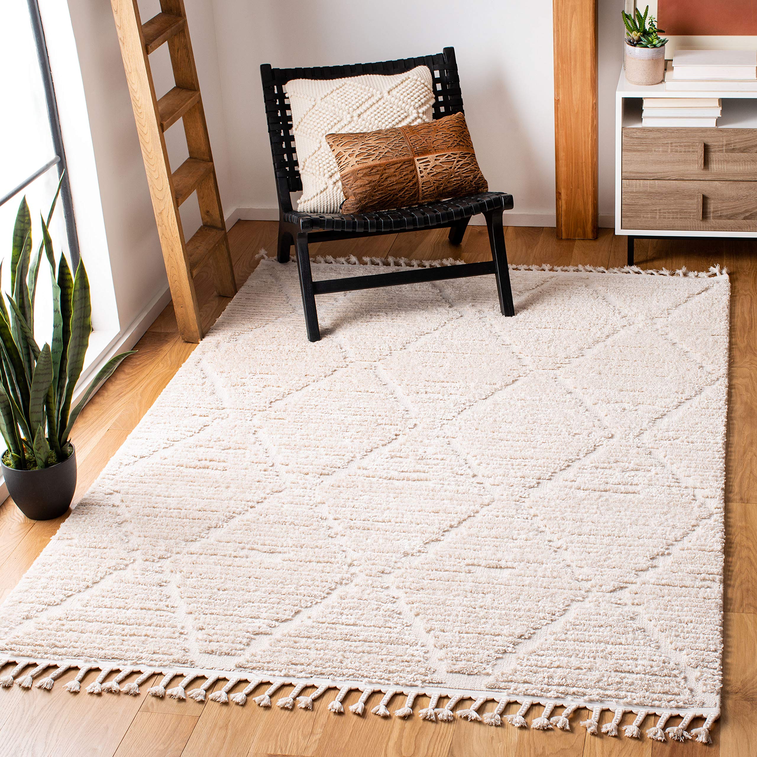 SAFAVIEH Marrakech Collection Area Rug - 53 x 76, Beige, Moroccan Boho Tribal Tassel Design, Non-Shedding & Easy Care, Ideal f
