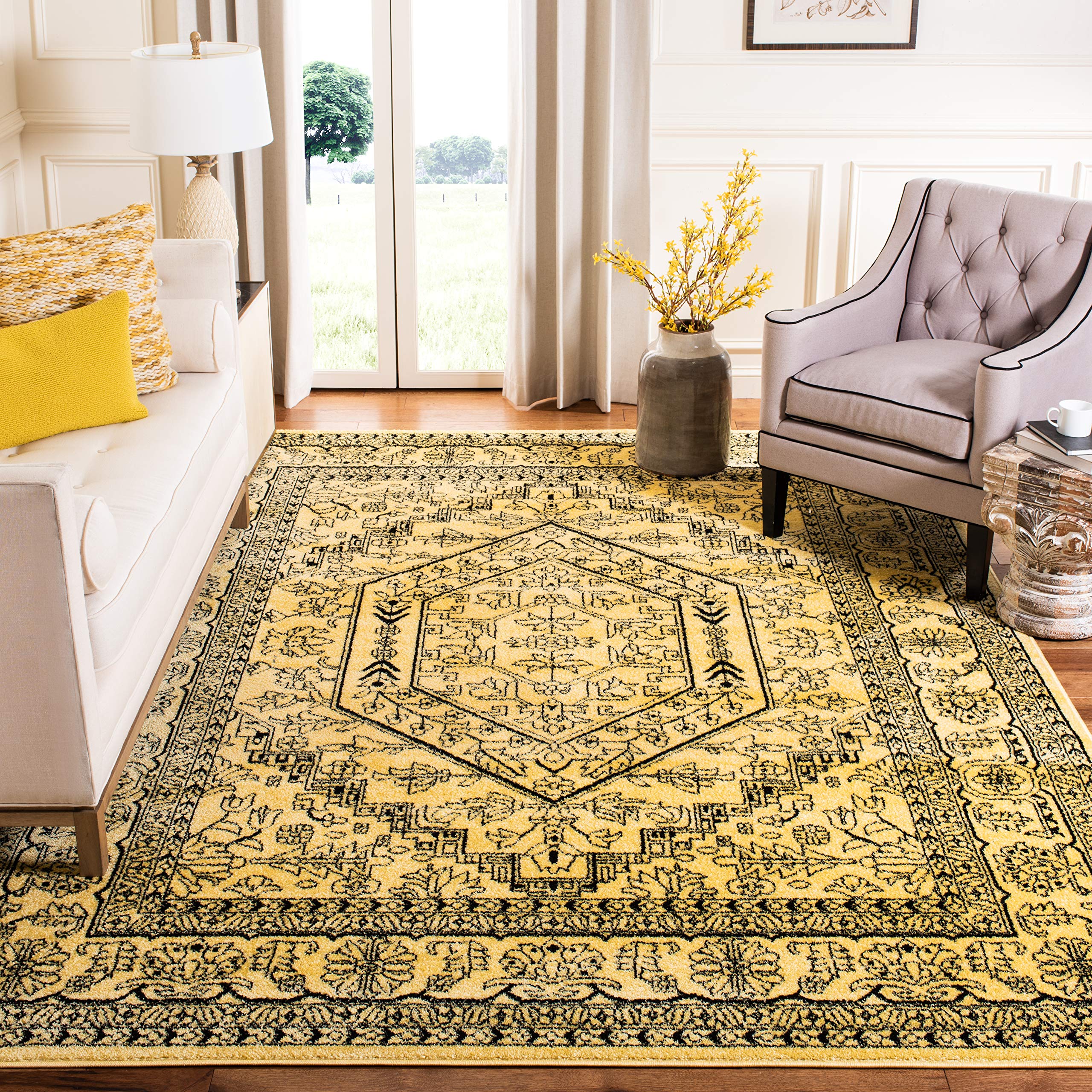 SAFAVIEH Adirondack Collection Area Rug - 4 Square, Gold & Black, Oriental Medallion Design, Non-Shedding & Easy Care, Ideal fo