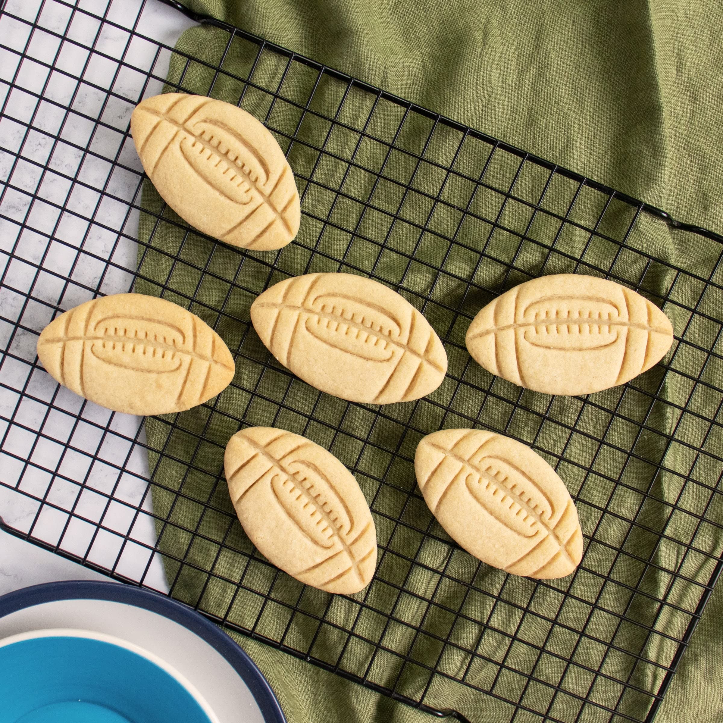 American Football Cookie Cutter, 1 Piece - Bakerlogy