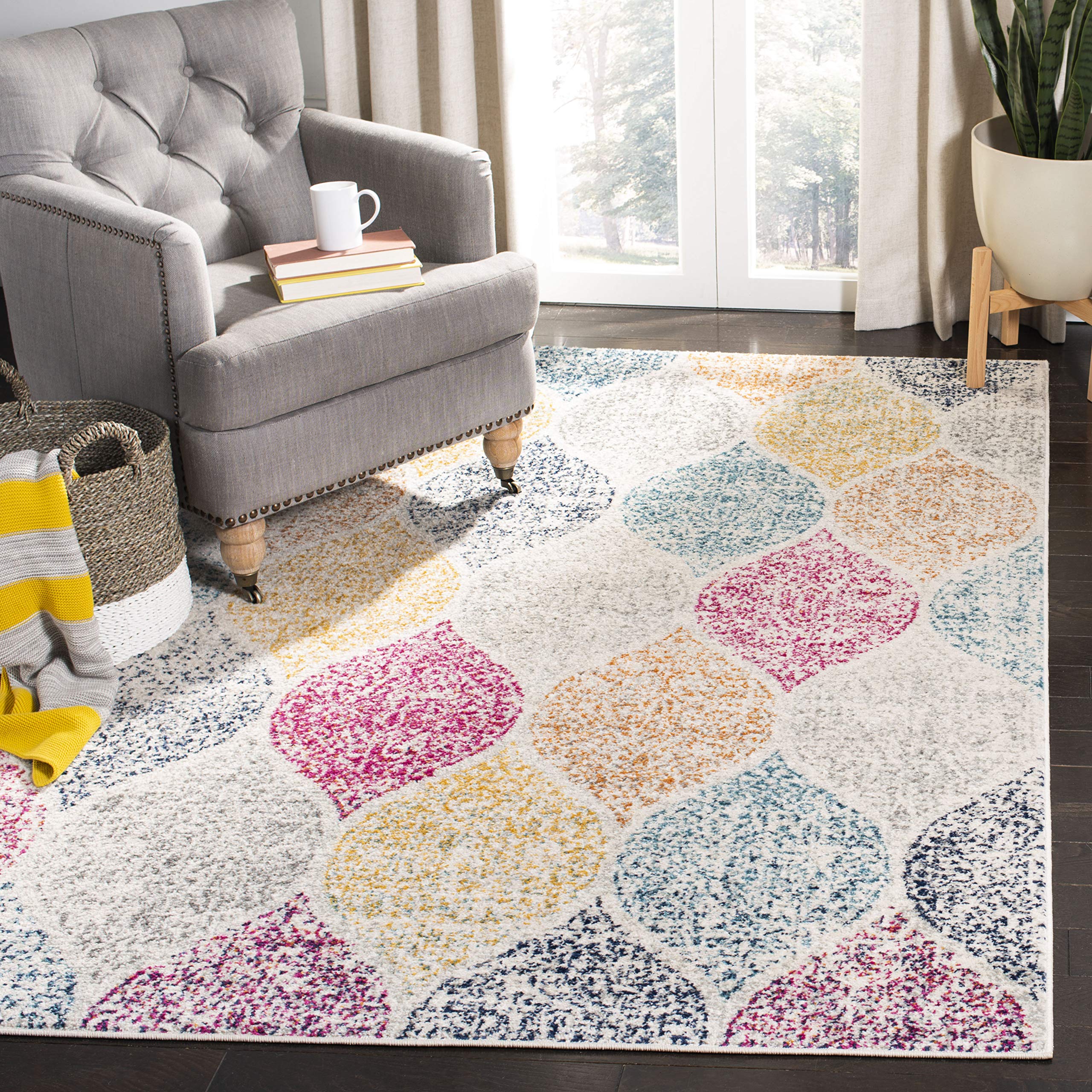 SAFAVIEH Madison Collection Area Rug - 53 x 76, Creme & Yellow, Glam Ogee Trellis Distressed Design, Non-Shedding & Easy Care,