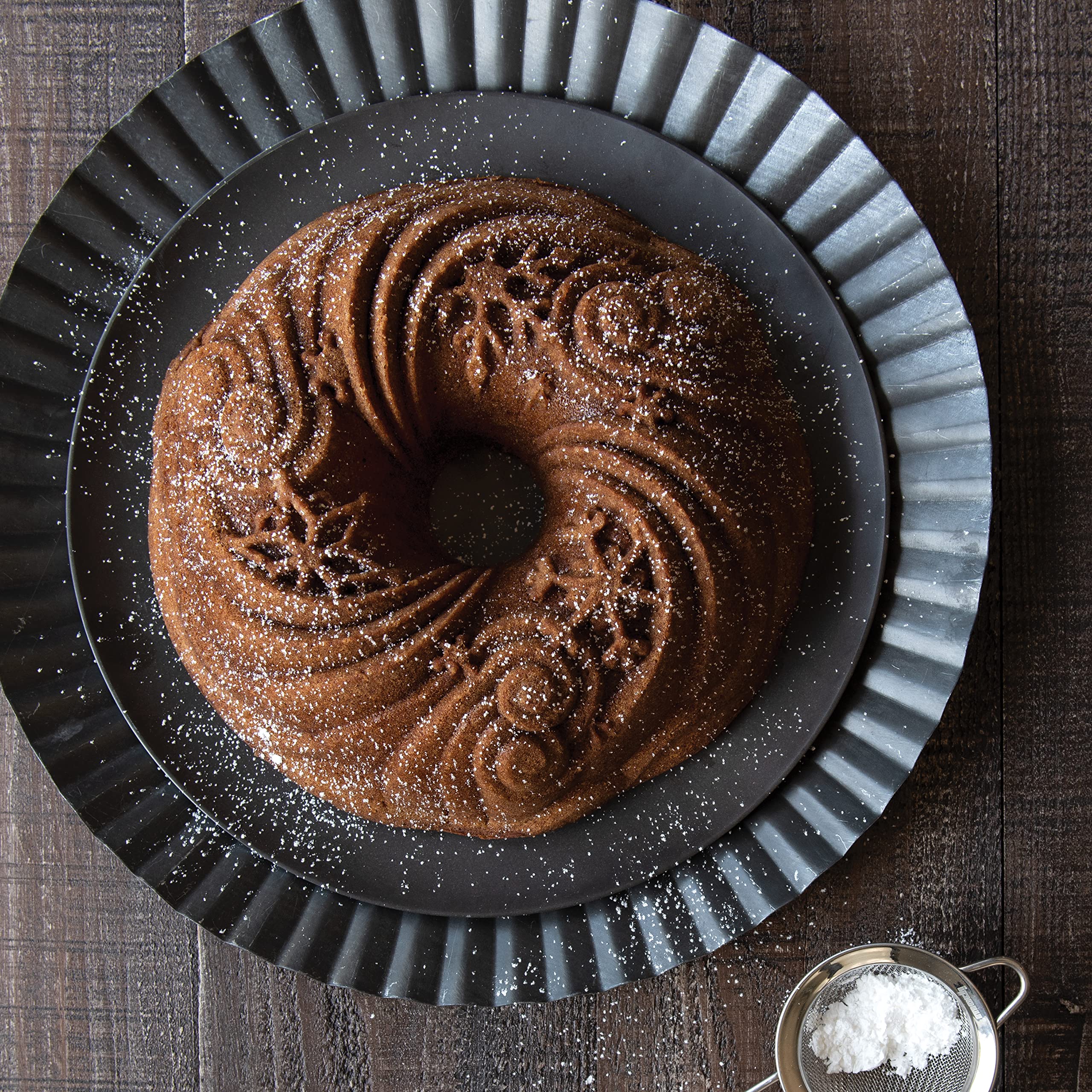 Nordic Ware Let It Snow Bundt Pan, 10-Cup Aluminum Bakeware, Silver, Model 93648