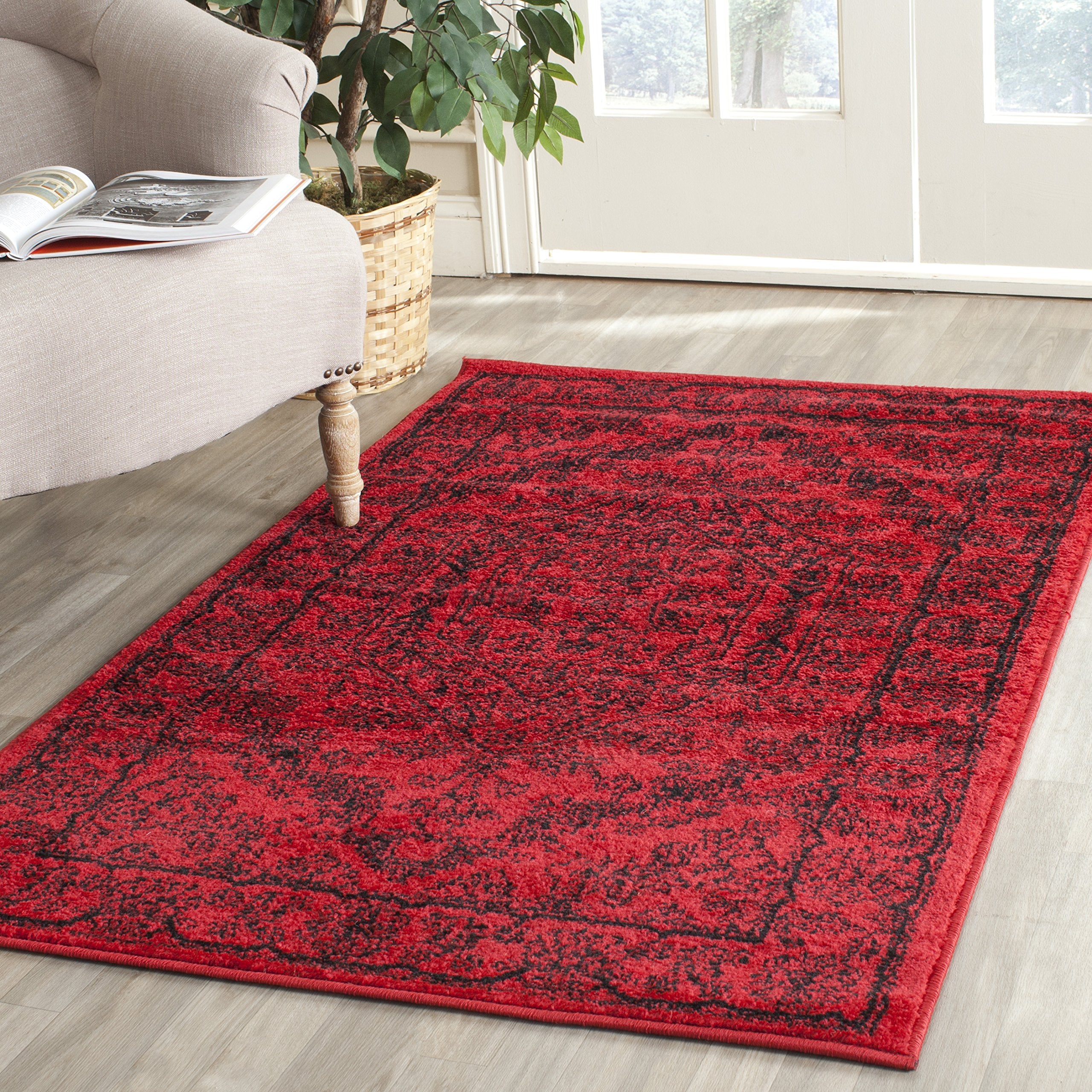 SAFAVIEH Adirondack Collection Accent Rug - 3 x 5, Red & Black, Oriental Medallion Design, Non-Shedding & Easy Care, Ideal for
