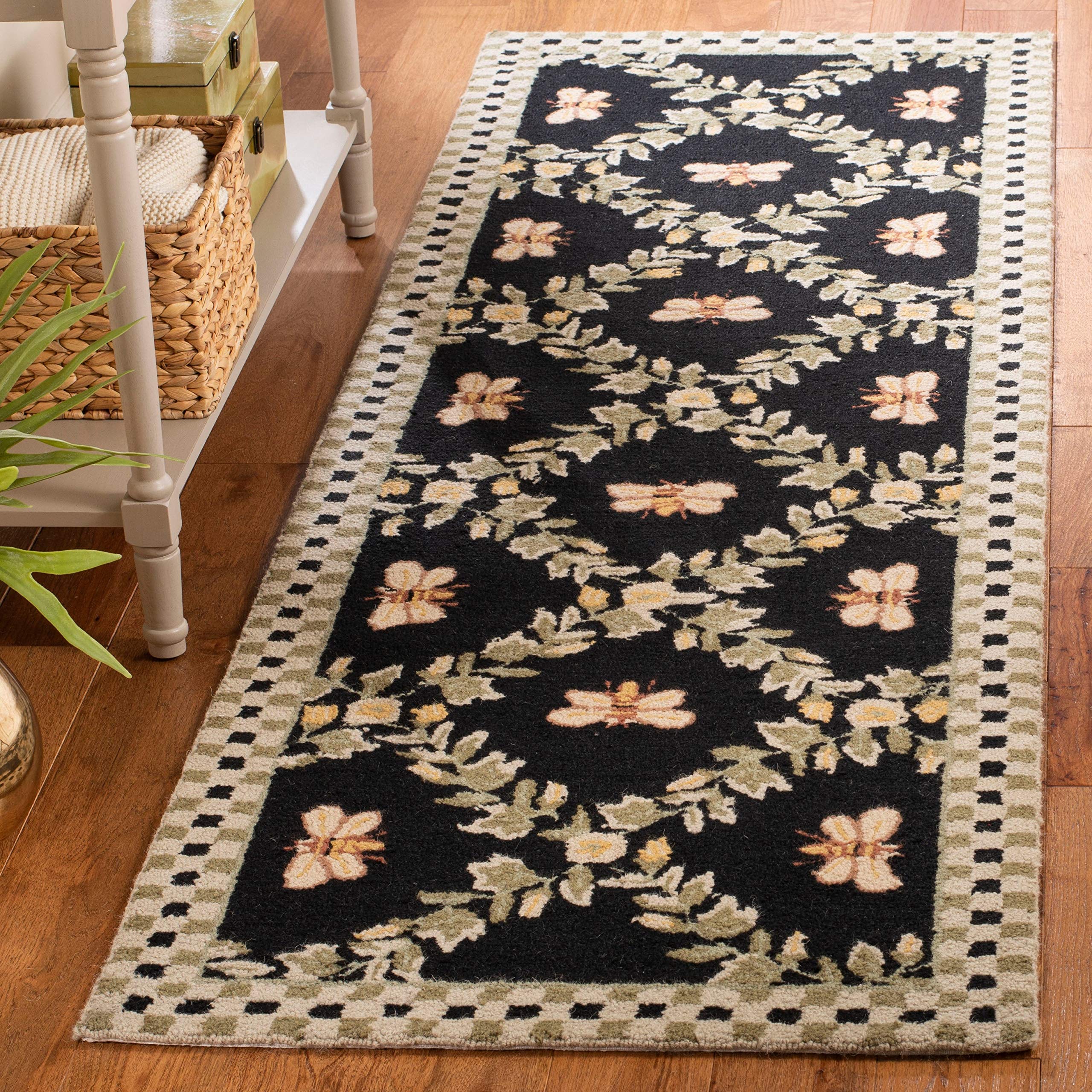 SAFAVIEH Chelsea Collection Runner Rug - 26 x 12, Black, Hand-Hooked French Country Wool, Ideal for High Traffic Areas in Livi