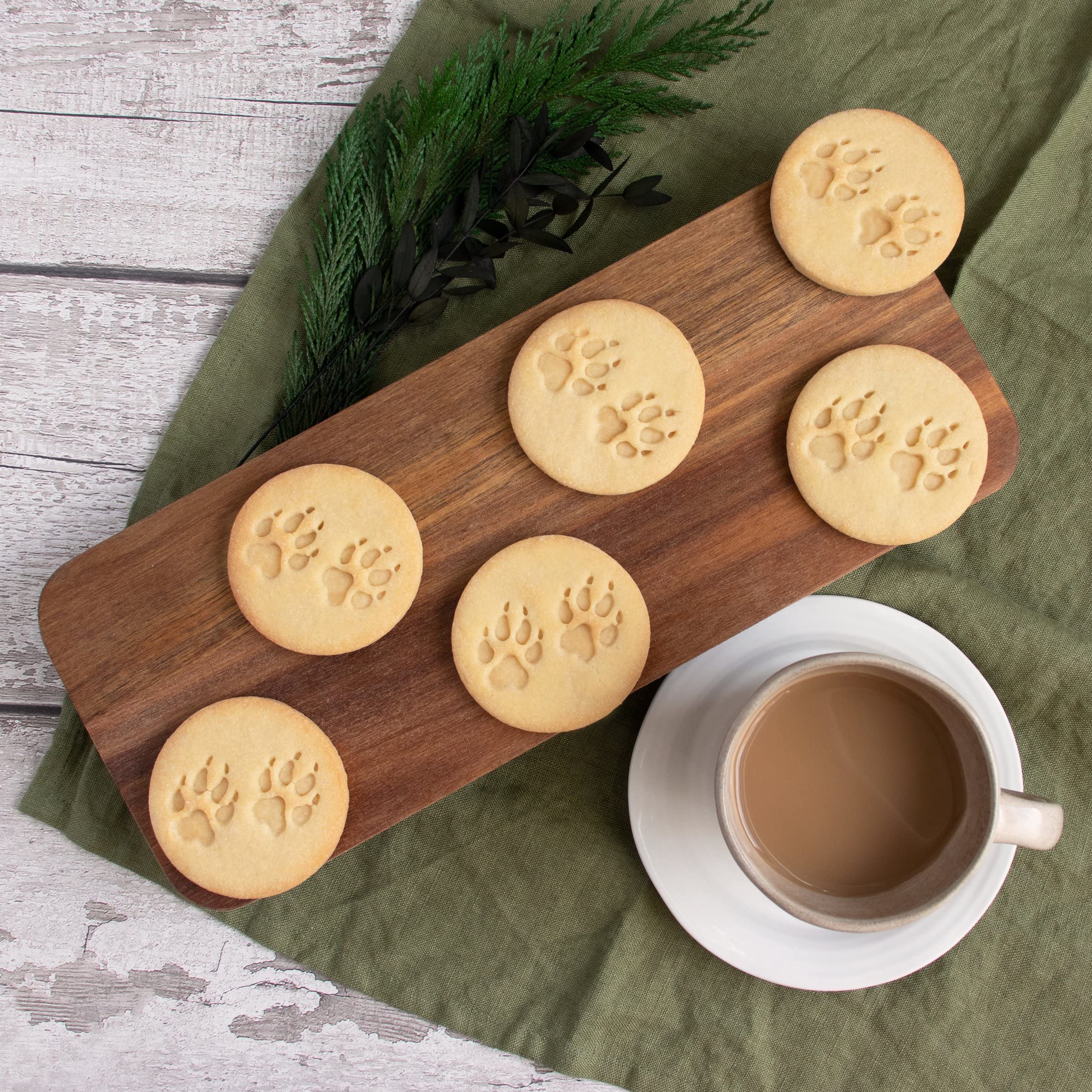 Wolf Paw Prints Cookie Cutter, 1 Piece - Bakerlogy