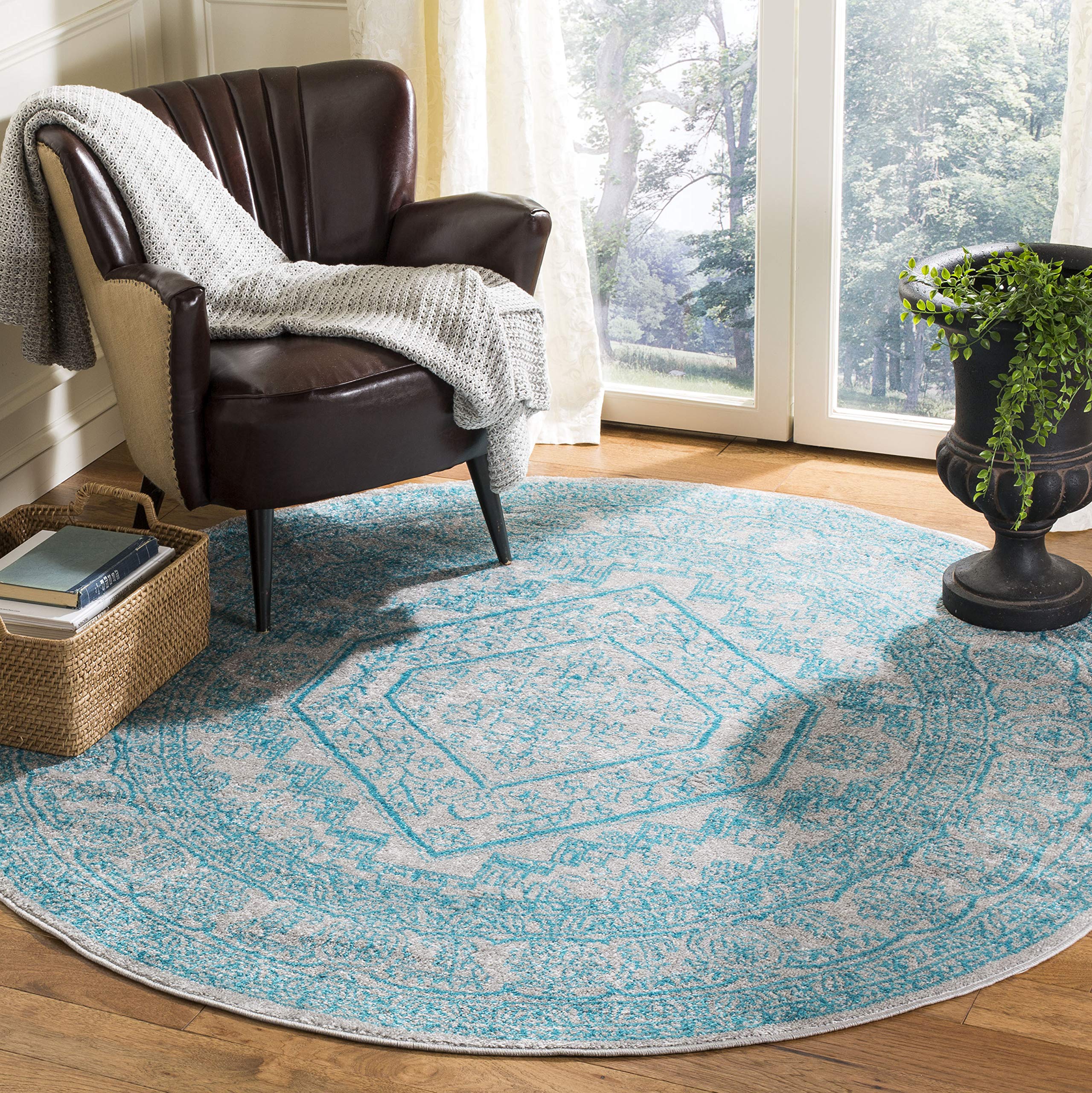 SAFAVIEH Adirondack Collection Area Rug - 6 Round, Light Grey & Teal, Oriental Medallion Design, Non-Shedding & Easy Care, Idea