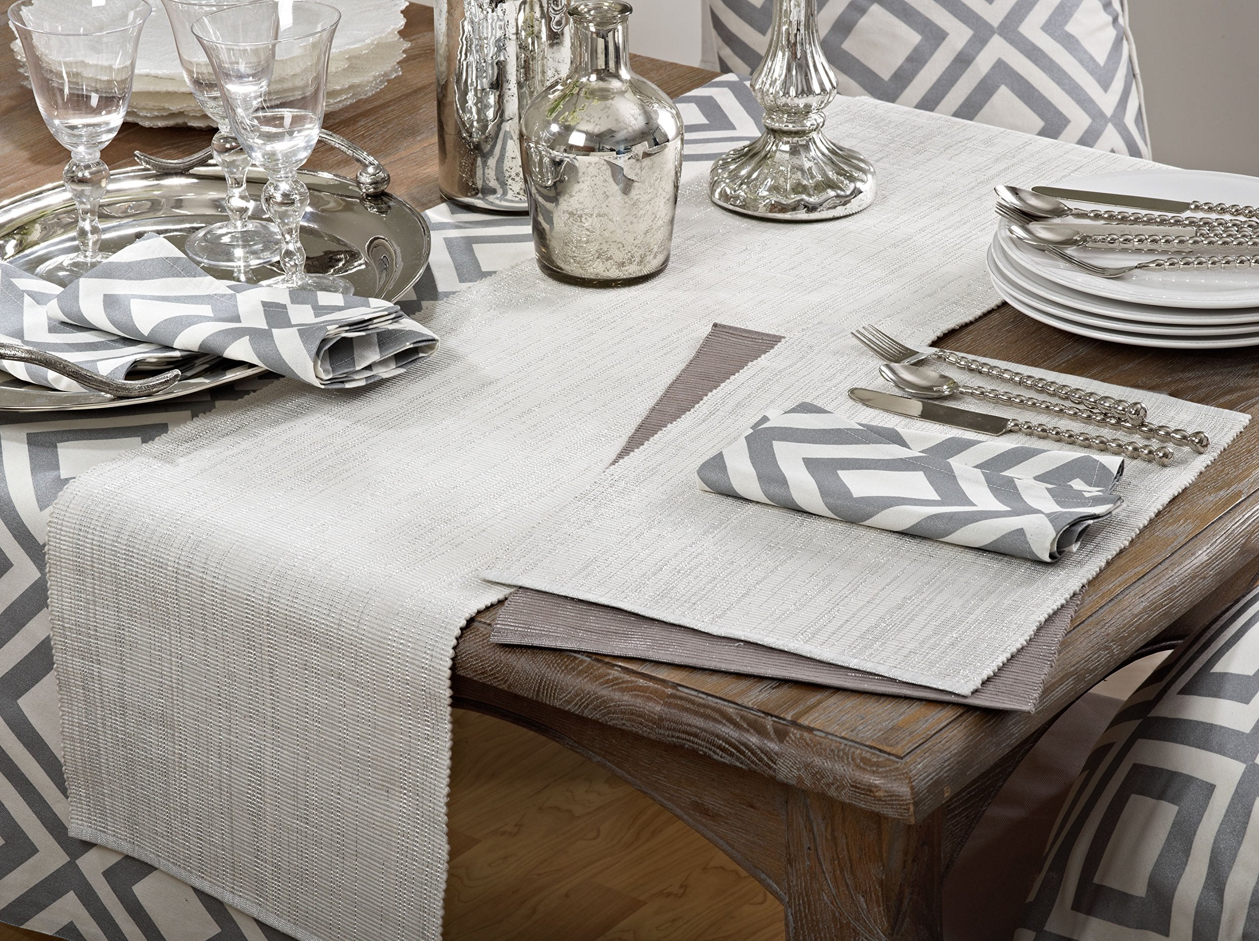 Saro Lifestyle Astrid Design Shimmering Design Ribbed Table Runner, White, 13''X72''