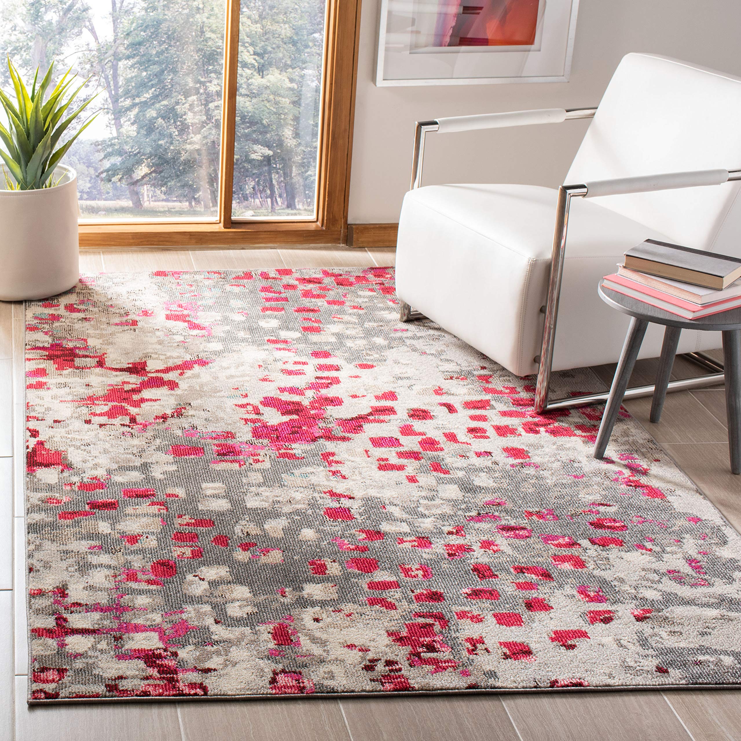SAFAVIEH Madison Collection Area Rug - 53 x 76, Grey & Red, Boho Abstract Distressed Design, Non-Shedding & Easy Care, Ideal f