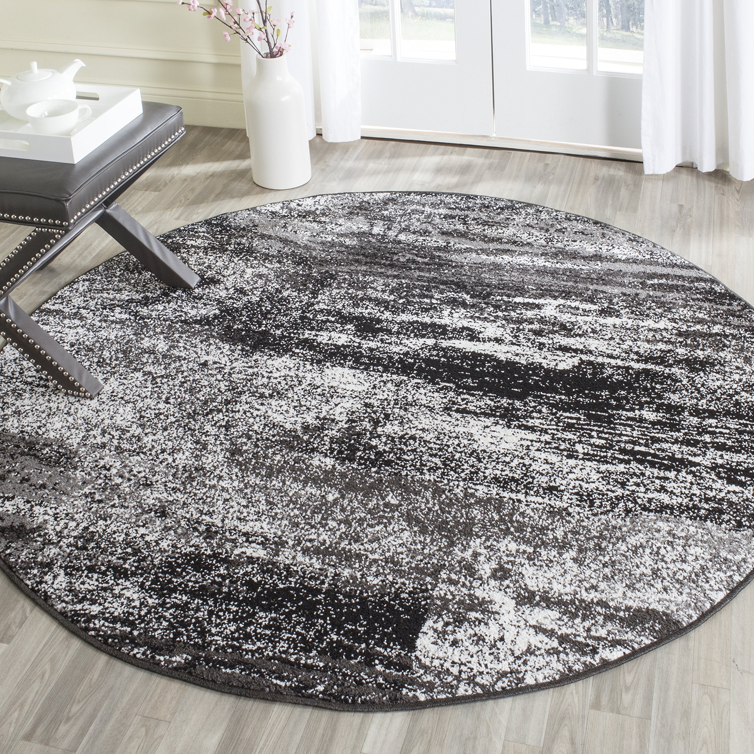 SAFAVIEH Adirondack Collection Area Rug - 5 Round, Silver & Black, Modern Abstract Design, Non-Shedding & Easy Care, Ideal for 