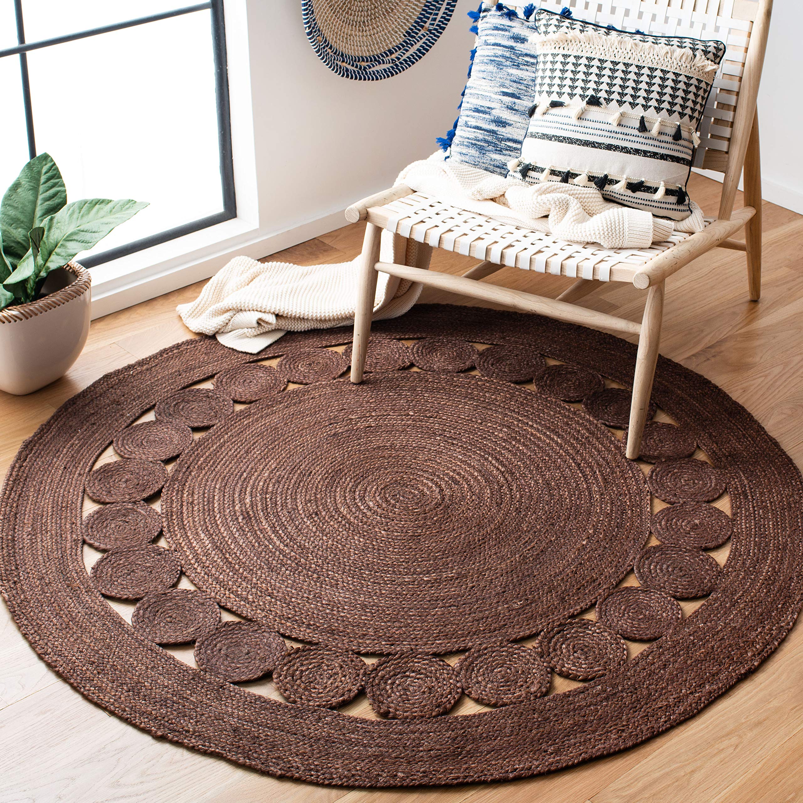SAFAVIEH Natural Fiber Collection Area Rug - 4 Round, Brown, Handmade Boho Charm Farmhouse Jute, Ideal for High Traffic Areas i