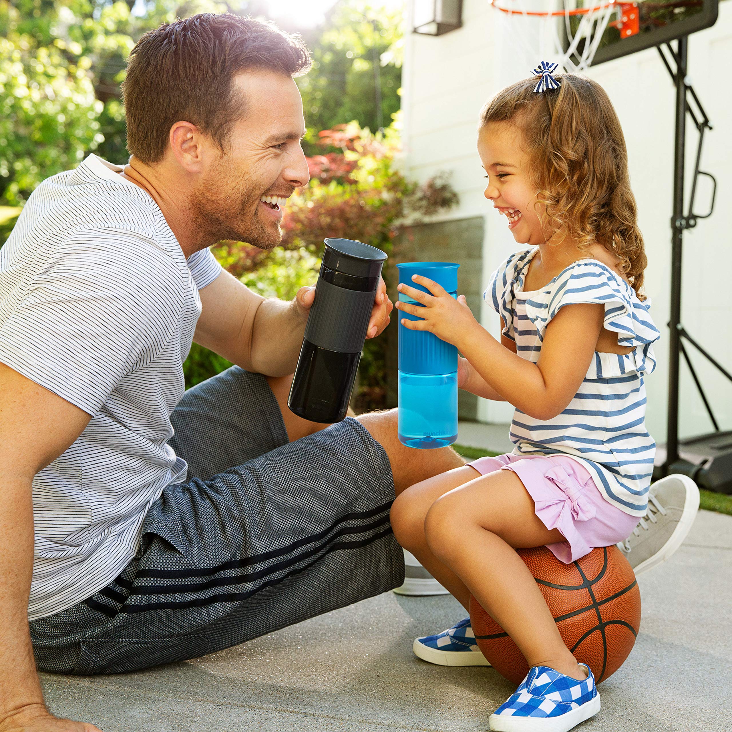 Munchkina Miraclea 360 Spill Proof Sippy Cup, 24 Ounce, Black - Great For Toddlers, Big Kids Or Adults