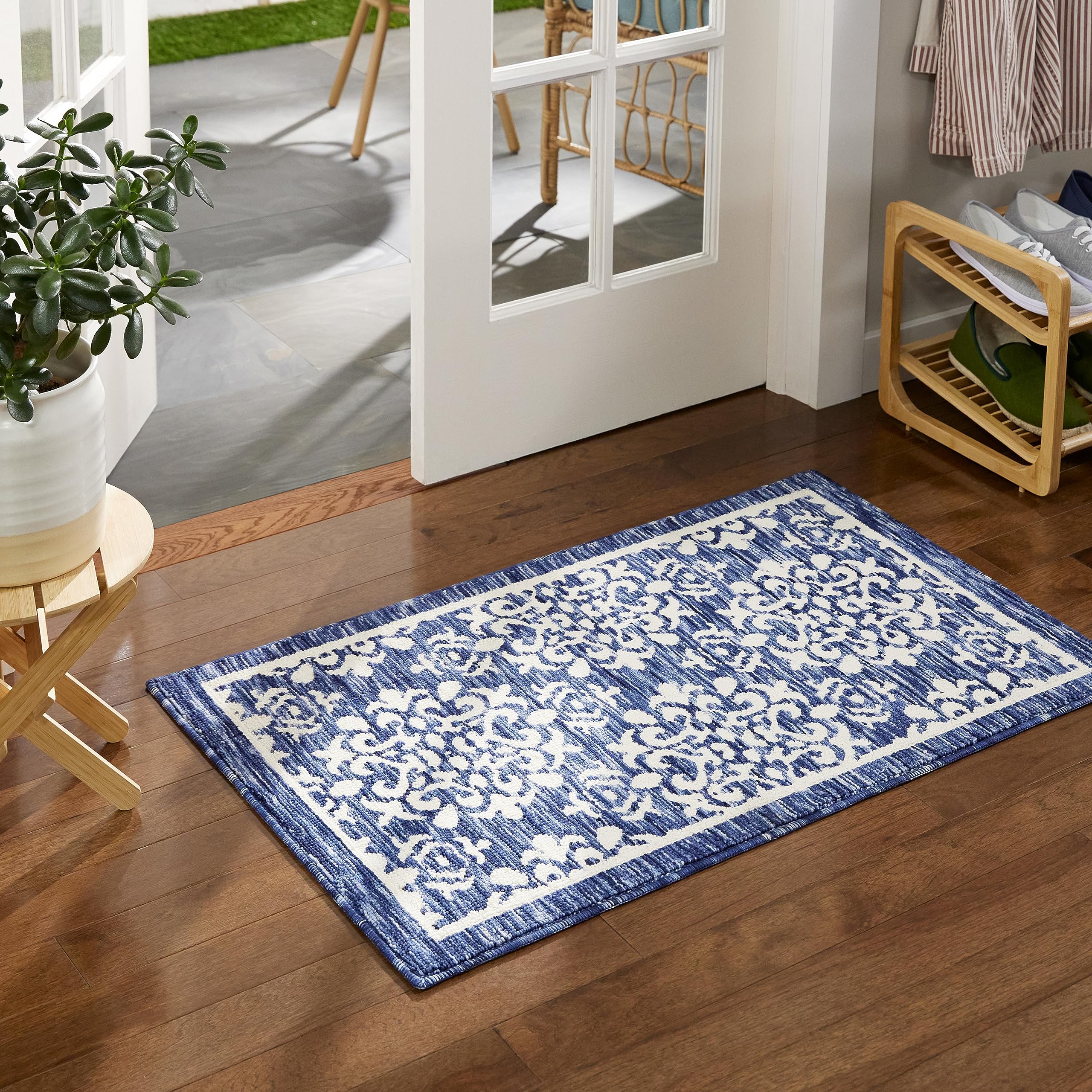 Town & Country Everyday Walker Damask Medallion Everwash Washable Multi-Use Decorative Rug, Tufted Kitchen Rug, Low-Profile Door