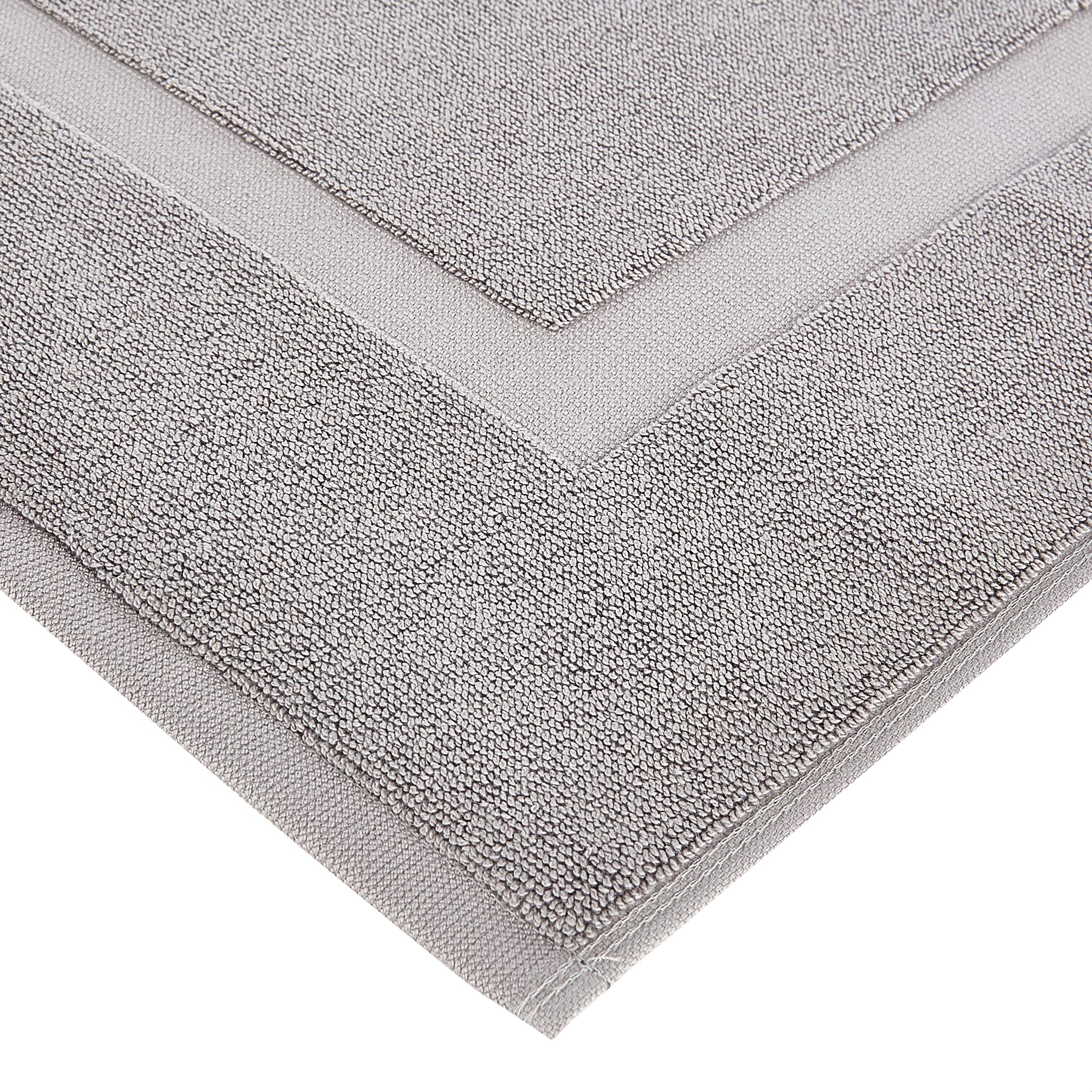 Amazon Basics Banded Bathroom Bath Rug Mat, Light Gray, 31 Inches L X 20 Inches W
