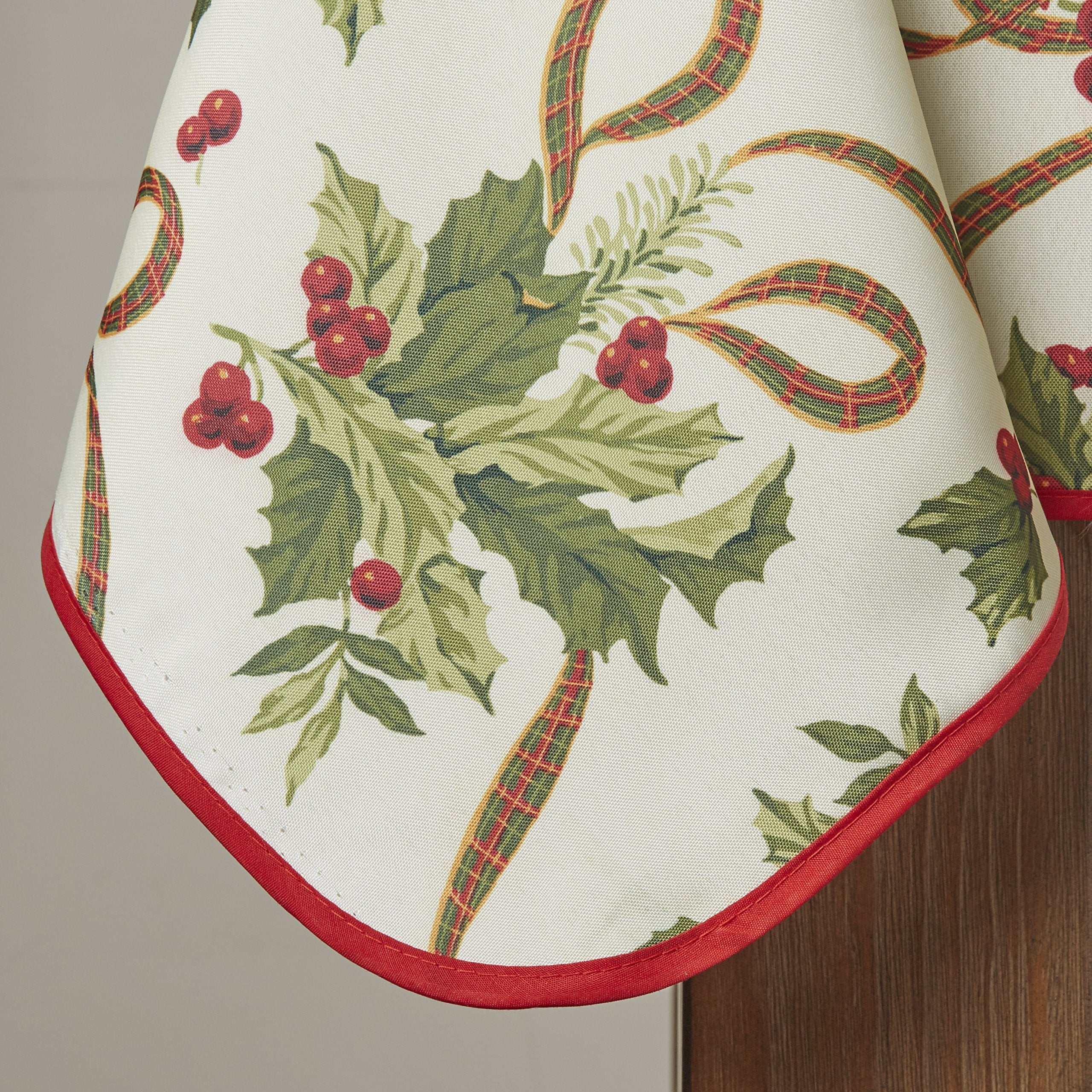 Violet Linen European Seasonal Christmas Ribbons Tablecloth Beige 60'' X 84''