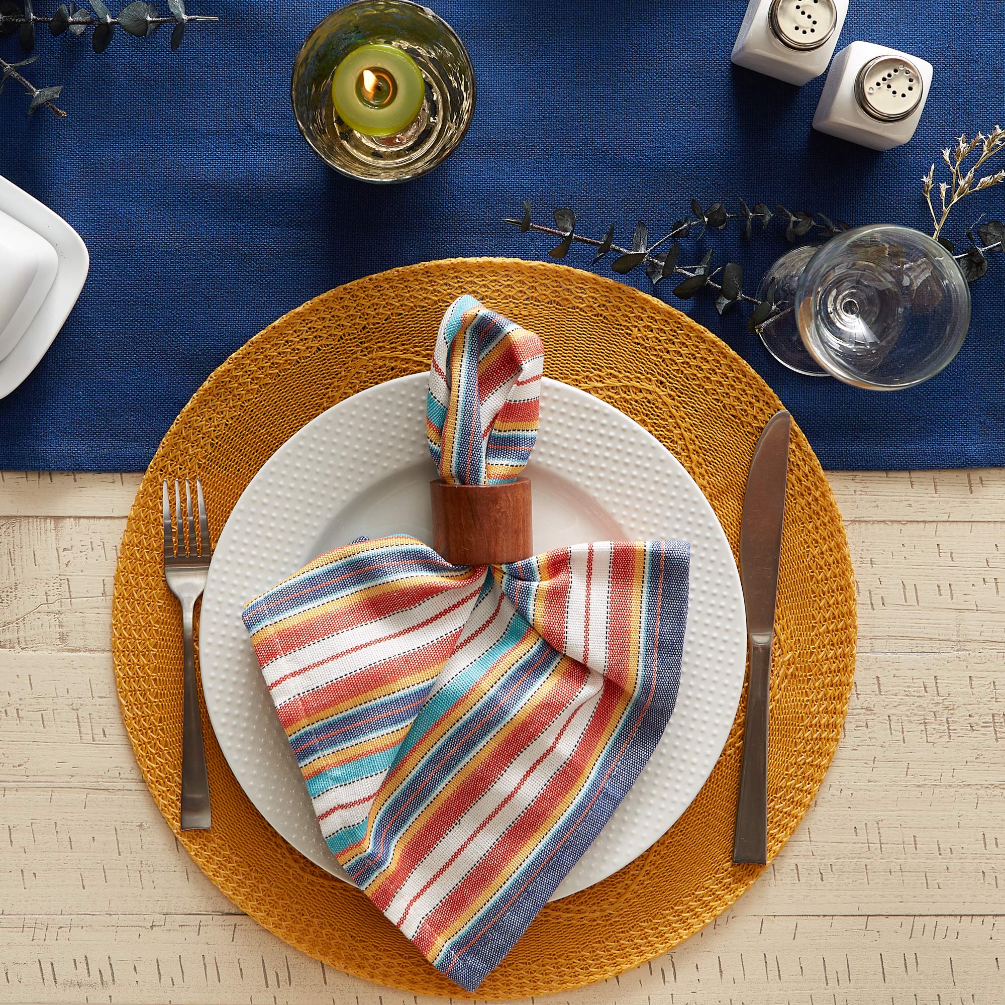 DII Honey Gold Floral Woven Round Placemat (Set of 6)