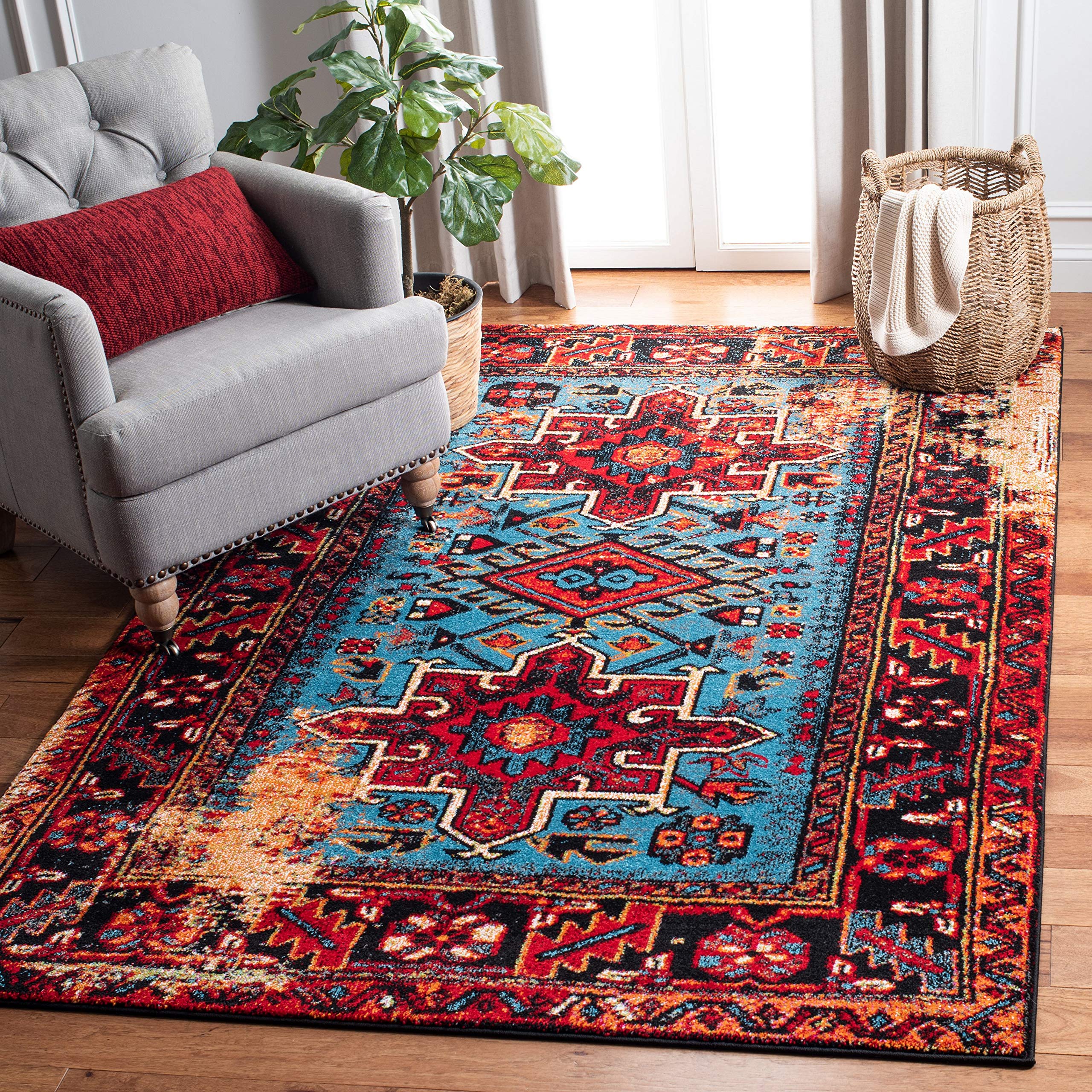 SAFAVIEH Vintage Hamadan Collection 3 Square Red / Light Blue VTH211Q Oriental Traditional Persian Non-Shedding Living Room Bed